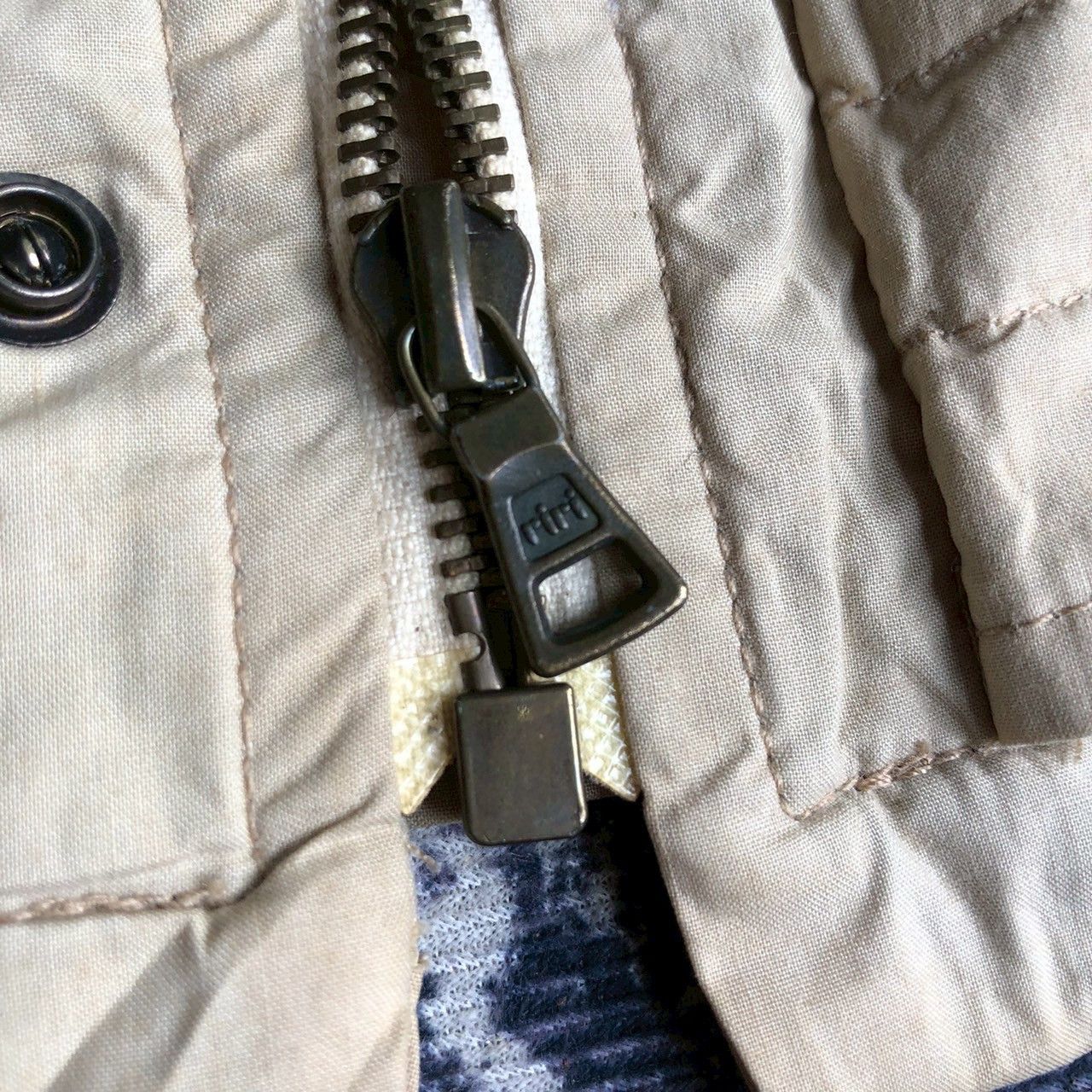 Valentino Vintage 90s Valentino Garavani Hooded Utility Jacket Size US L / EU 52-54 / 3 - 6 Thumbnail