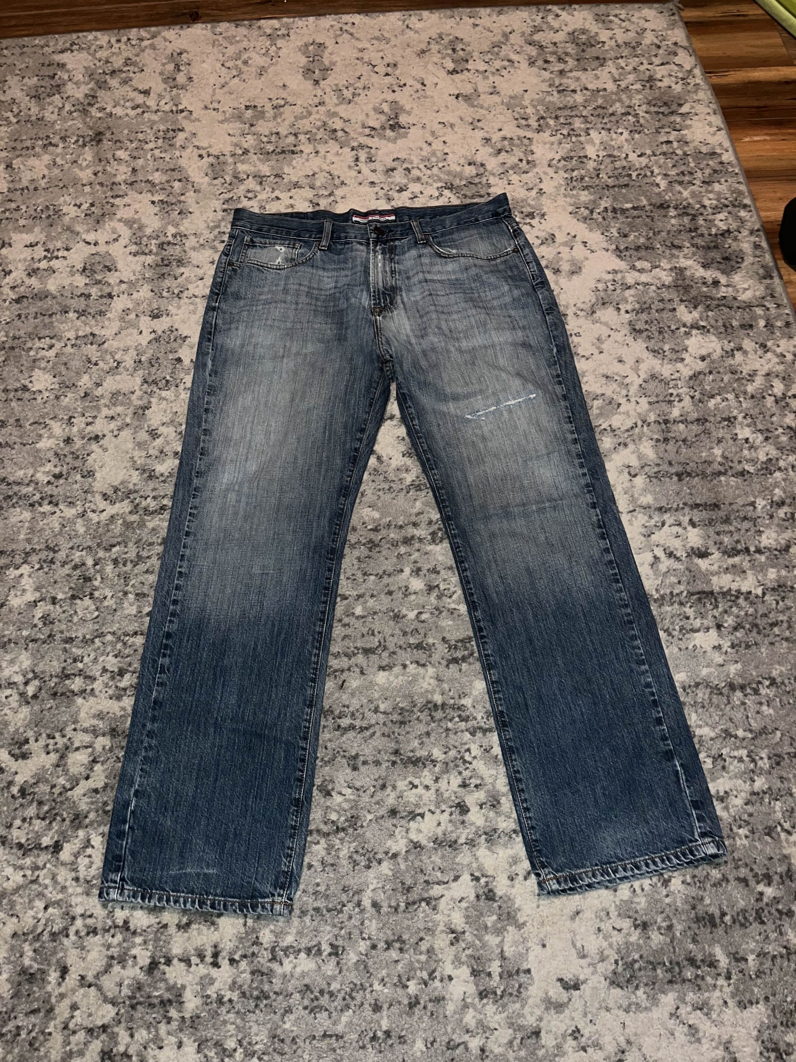 Tommy Hilfiger Y2K Tommy Hilfiger Distressed Light Washed Denim Size US 36 / EU 52 - 2 Thumbnail