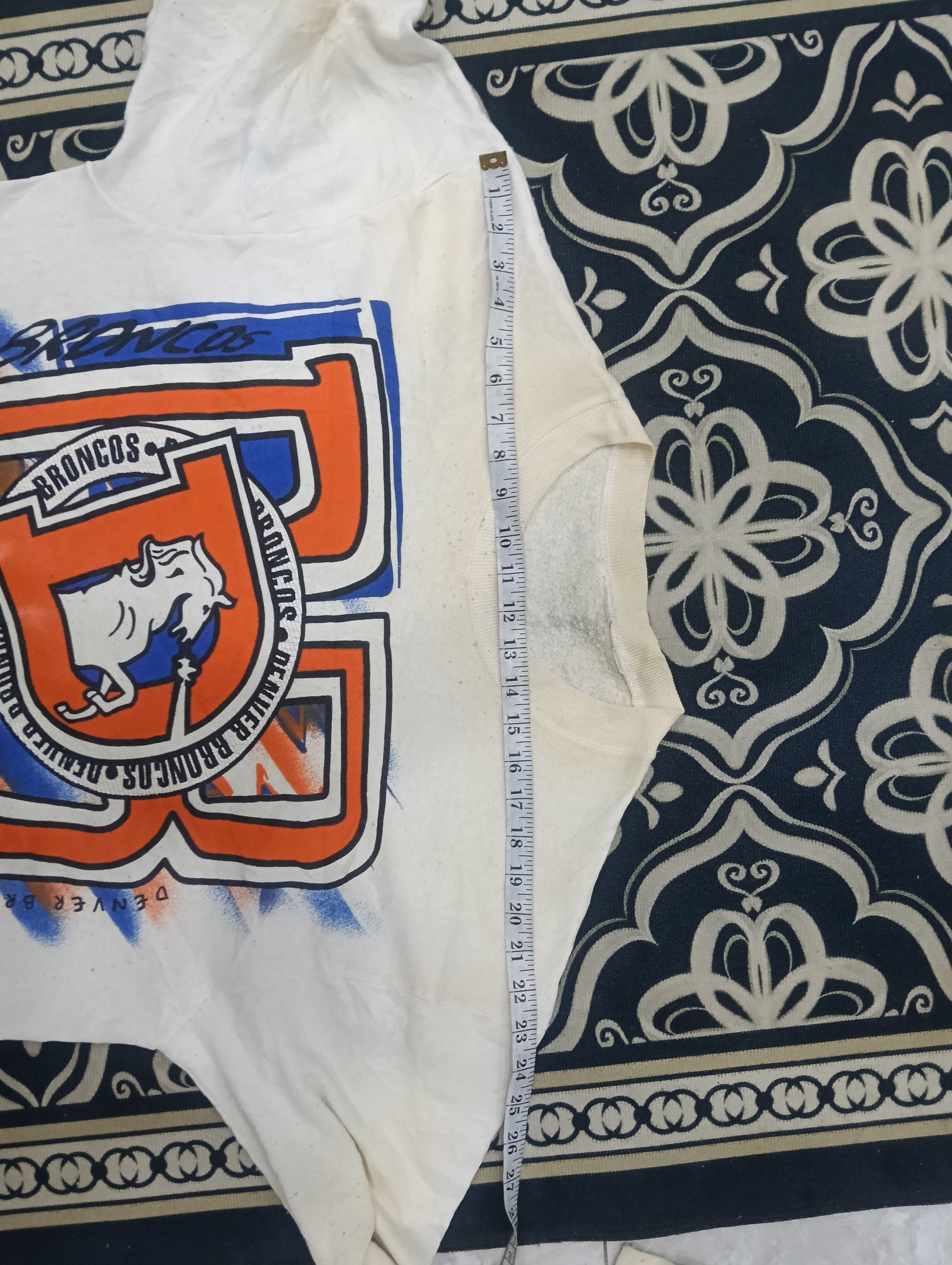NFL Rare Denver Broncos Magic Johnson Graffiti Size US XL / EU 56 / 4 - 16 Thumbnail