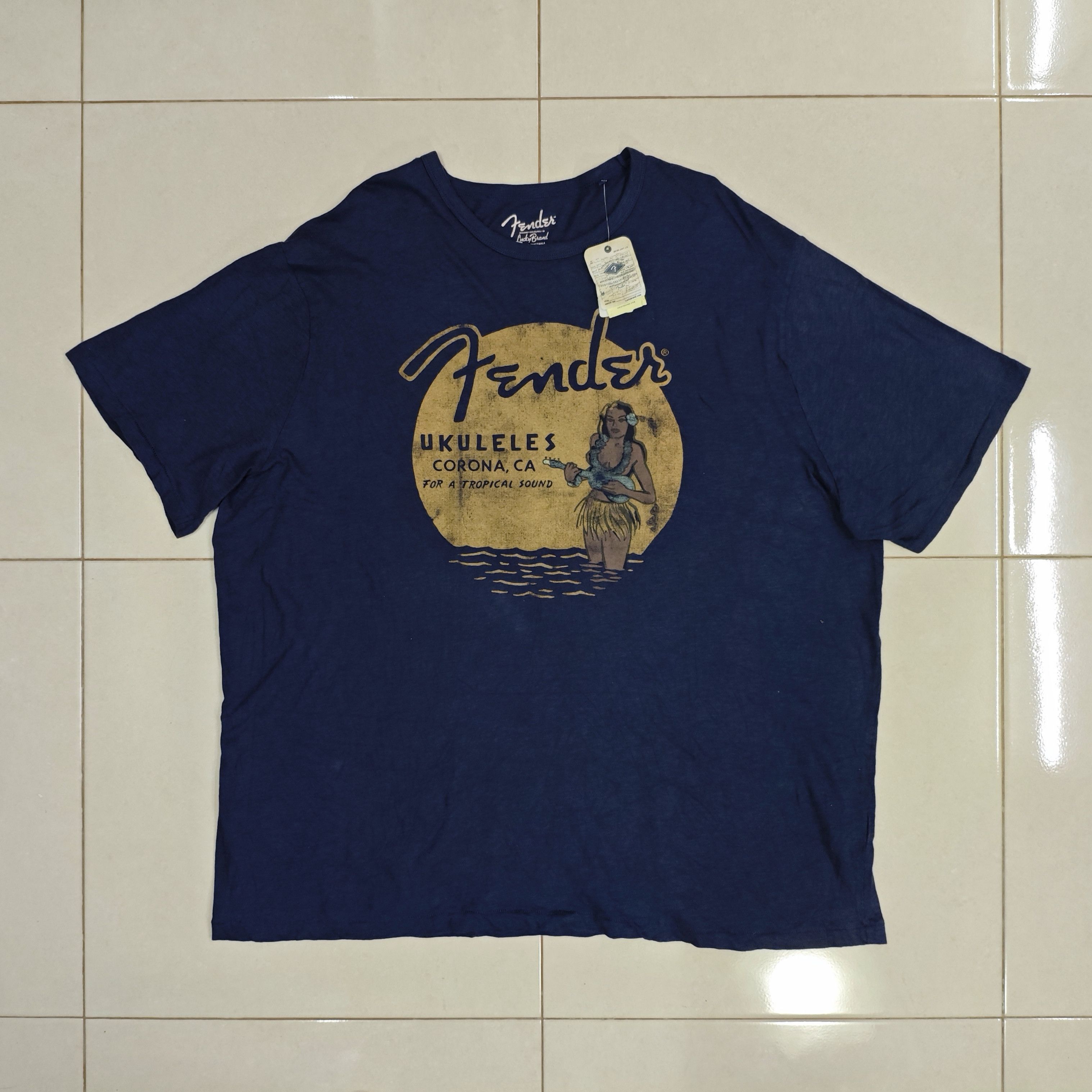 Fender FENDER X LUCKY BRAND Ukuleles Corona CA Hula Girl 3XL Tee Size US XXL / EU 58 / 5 - 1 Thumbnail