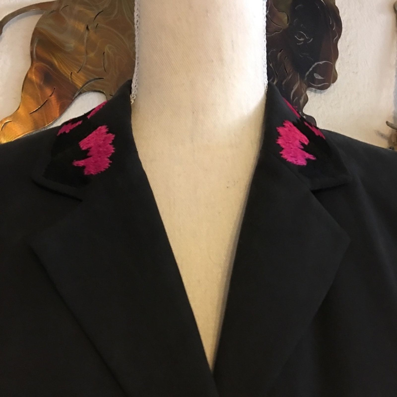 Other Milano black silk pink embroidery skirt suit Size M / US 6-8 / IT 42-44 - 5 Thumbnail