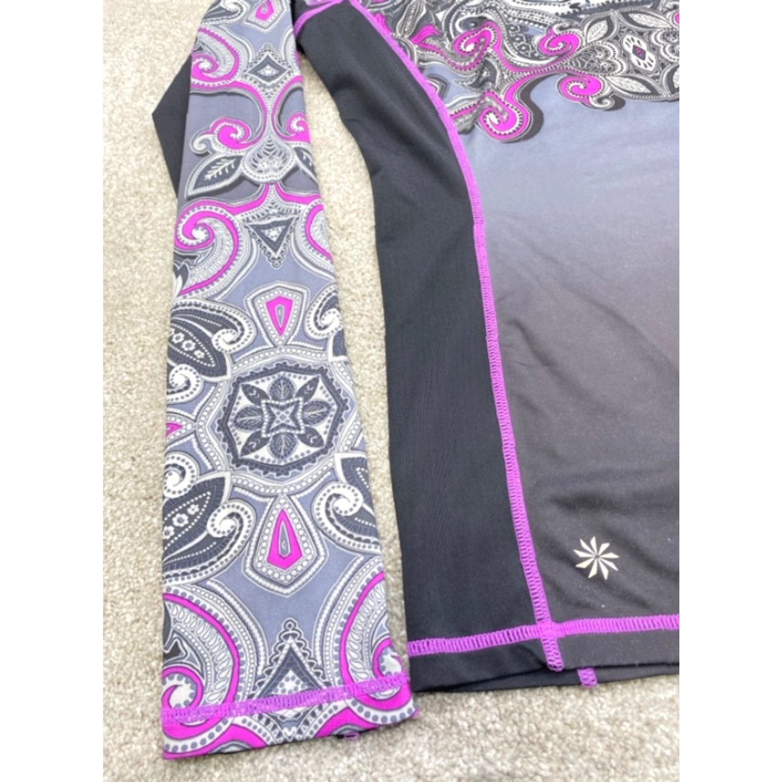 Athleta ATHLETA Runaway Wicking Run Performance #919126 Purple Paisley Thumbholes Small Size ONE SIZE - 2 Thumbnail