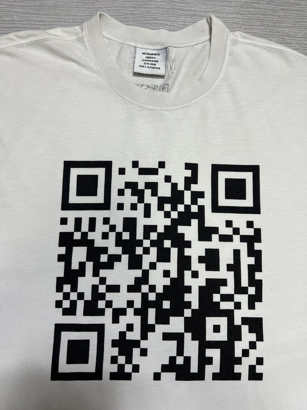 Vetements Vetements - QR Code T-Shirt Size US M / EU 48-50 / 2 - 6 Thumbnail