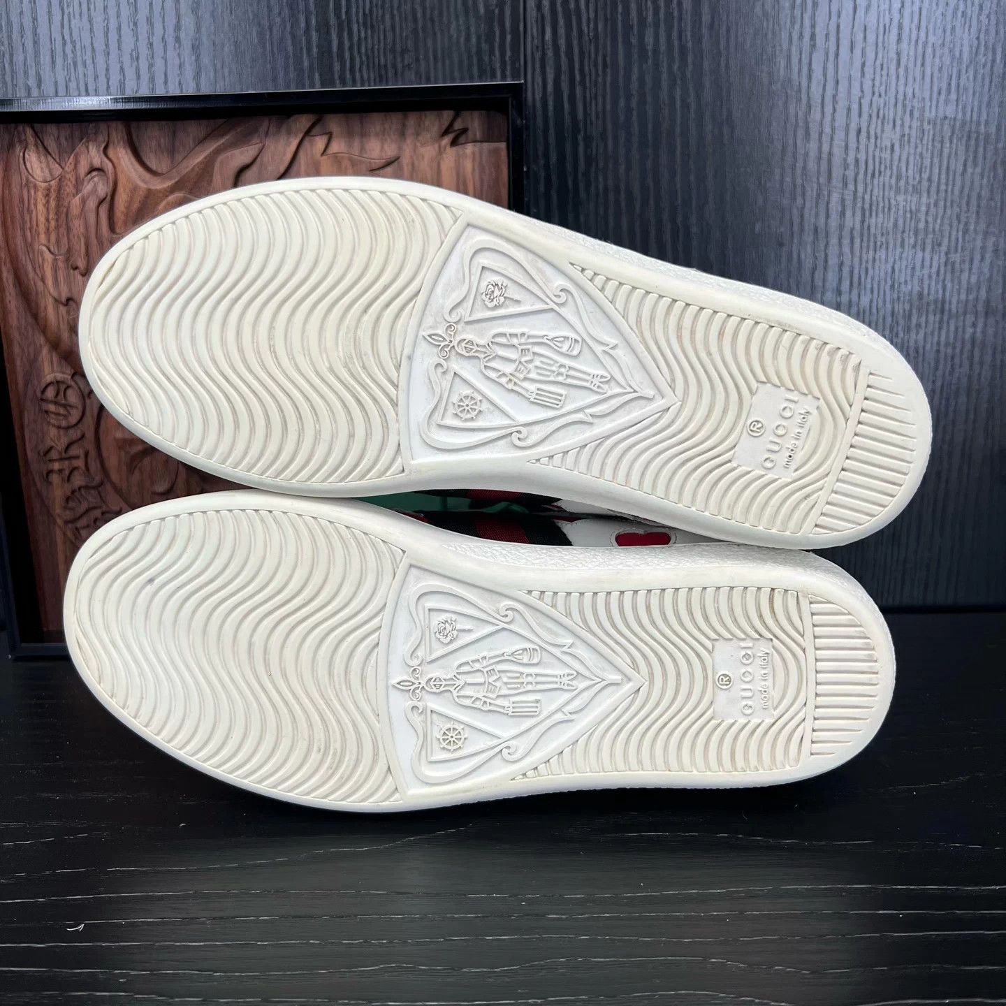 Gucci Gucci Ace White Red 35 V-Day Size US 4 / IT 34 - 6 Thumbnail