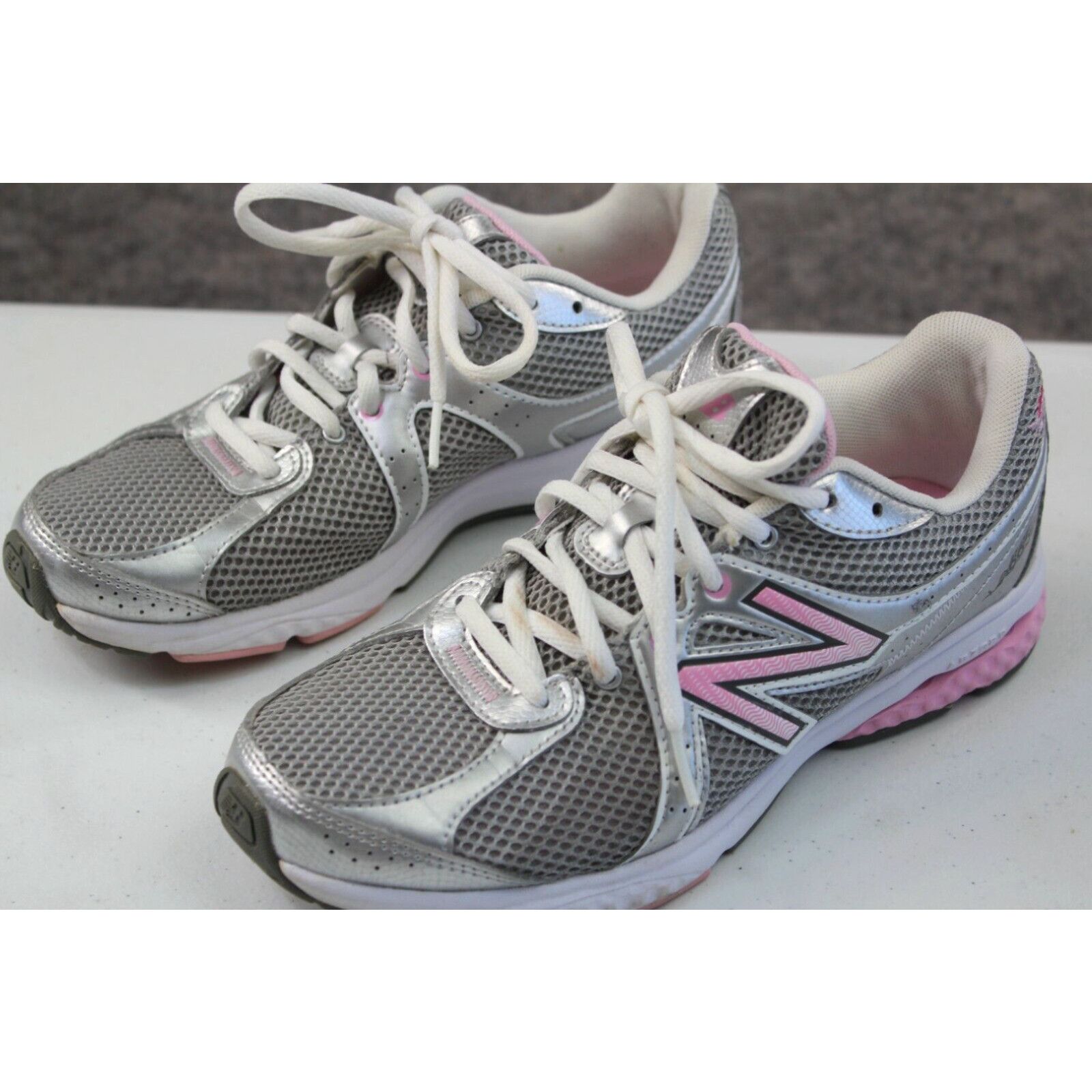 New balance komen shoes best sale