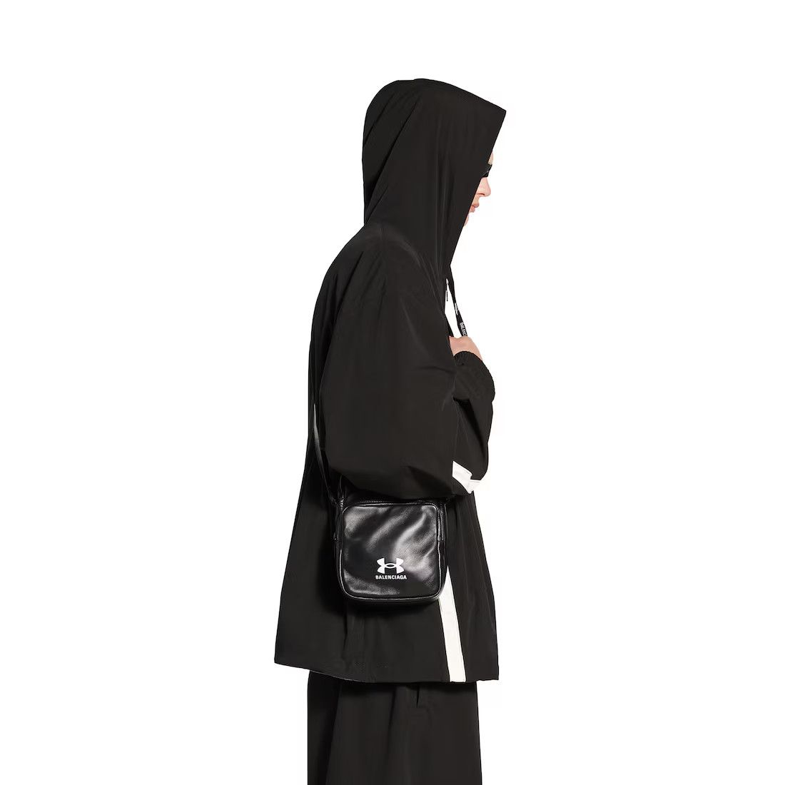 Balenciaga × Under Armour o1mt1gz0425 Size: OS / Under Armour® Crossbody Pouch Black Size ONE SIZE - 4 Thumbnail