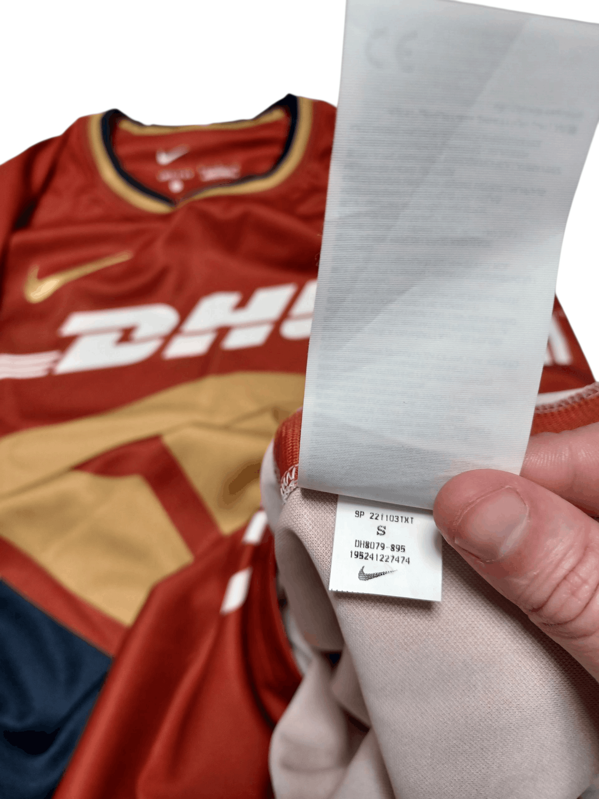 Nike PUMAS UNAM NIKE MEXICO 2021/2022 SOCCER JERSEY VINTAGE RARE Size US S / EU 44-46 / 1 - 9 Thumbnail