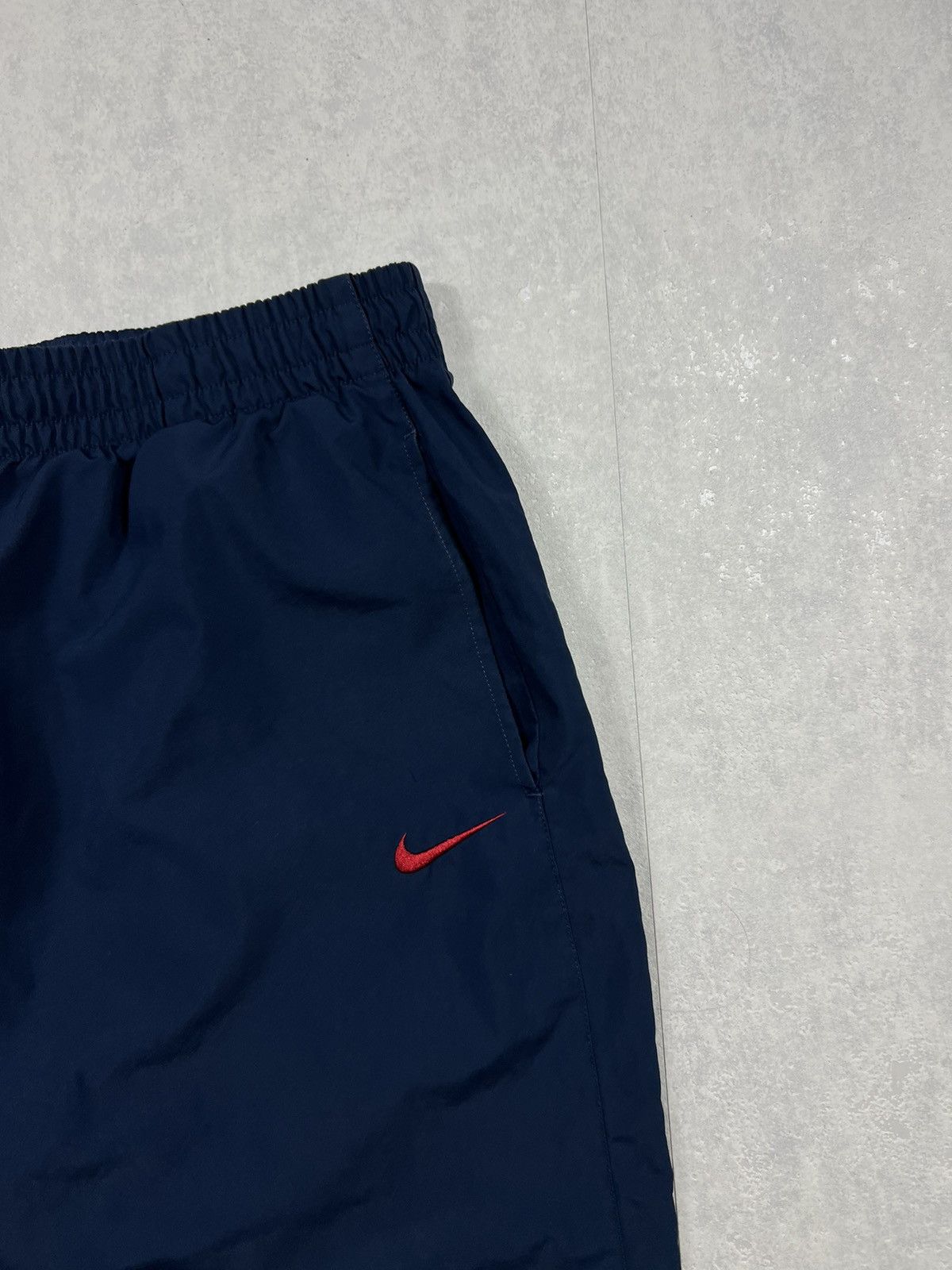 Nike 00's NIKE RED SWOOSH LOGO RETRO BAGGY TRACK PANTS Y2K Size US 34 / EU 50 - 4 Thumbnail