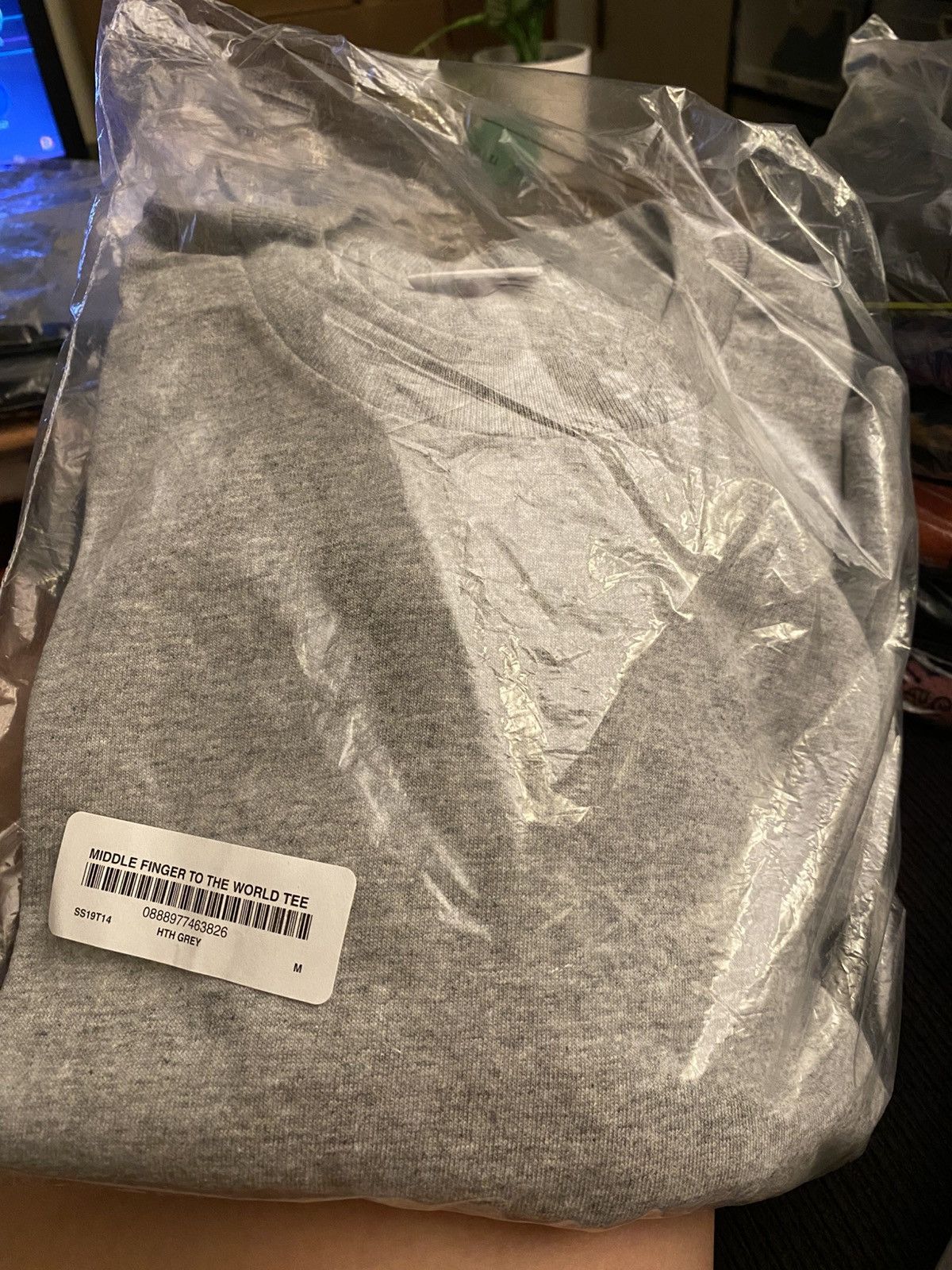 Supreme Supreme Middle Finger To The World Tee Heather Grey Size M Size US M / EU 48-50 / 2 - 2 Thumbnail