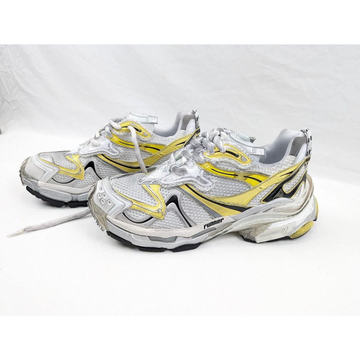 Balenciaga o1rshd1 Runners 2 Sneakers in White/Yellow/Black Size US 11 / EU 44 - 18 Thumbnail