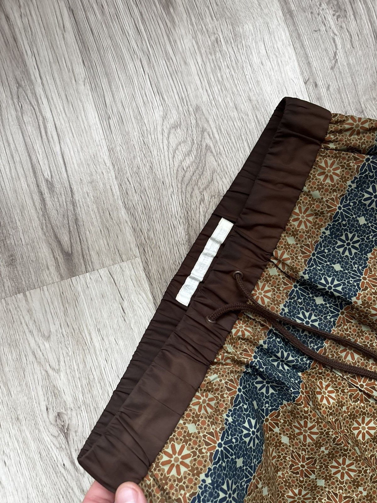 White Mountaineering White Mountaineering Patterned Shorts Made in Japan Size 0 S Size US 29 - 12 Thumbnail