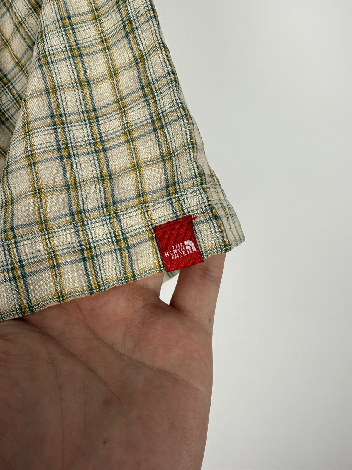 The North Face Y2K The North Face Checkered Boxy S/S Button Down Shirt M Size US M / EU 48-50 / 2 - 3 Thumbnail