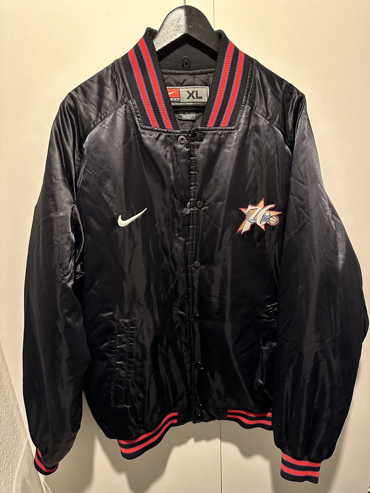 image of Nike Jacke Philadelphia 76Ers Size XL Sixers Nba 76Ers Jacket in Black, Men's