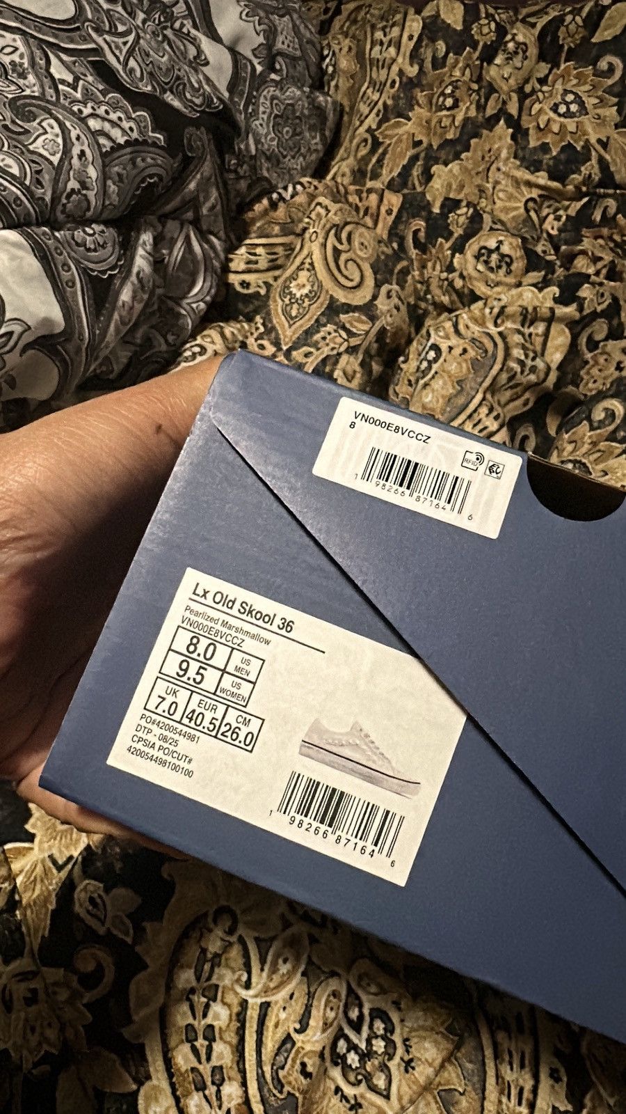 Vans Old skool vans- Marshmallow size 8 Size US 8 / EU 41 - 4 Thumbnail