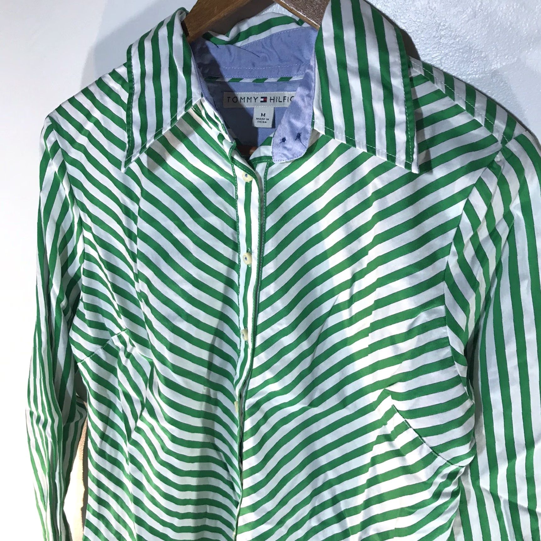 Tommy Hilfiger Tommy Hilfiger Grn/Wht Striped Business Button Up Womens Size M Size M / US 6-8 / IT 42-44 - 2 Thumbnail