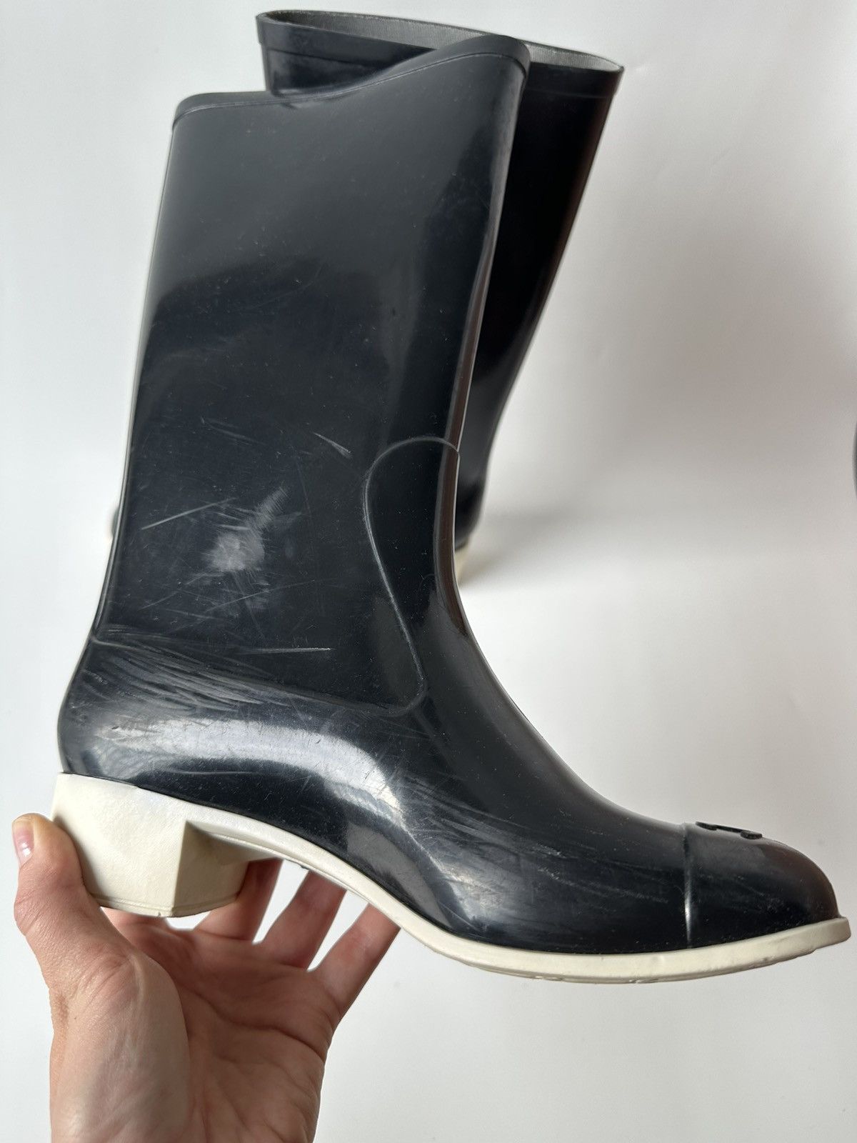 Chanel Chanel Black Rubber Camellia Flower Rain Boots Size US 7 / IT 37 - 13 Thumbnail
