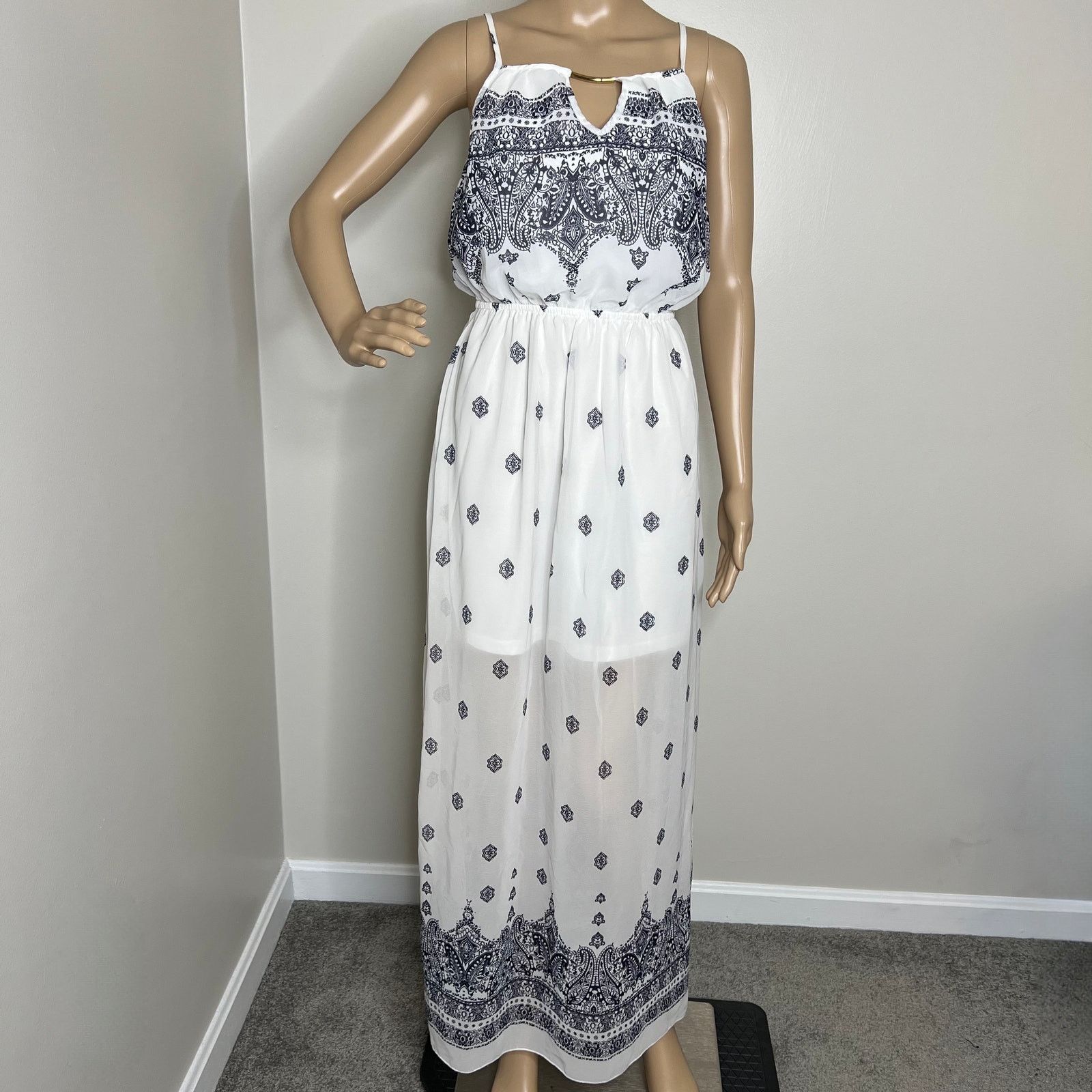 Other Rue 21 White Paisley Patterned Maxi Dress Size S / US 4 / IT 40 - 1 Thumbnail