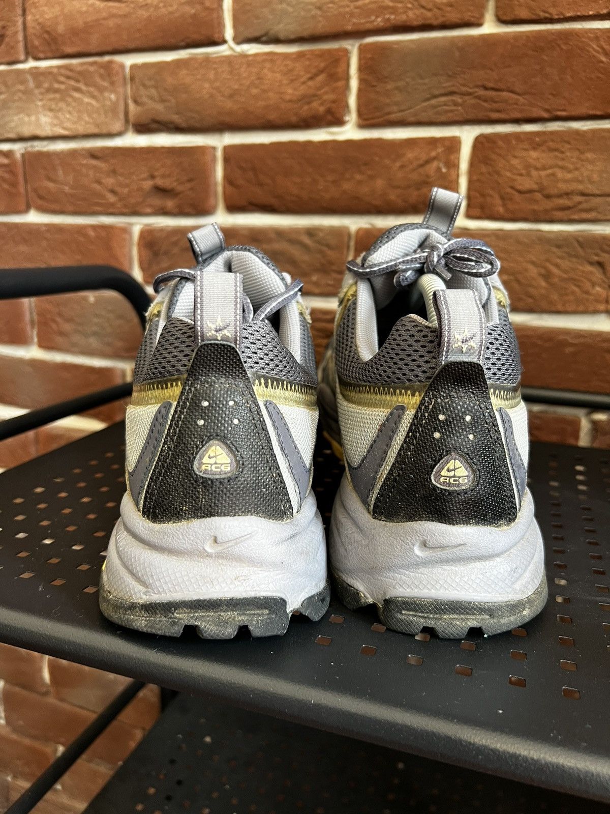 Nike ACG Nike ACG Y2k Vintage 2005 Og Low Sneakers Hype Outdoor Rare Size US 9 / EU 42 - 5 Thumbnail