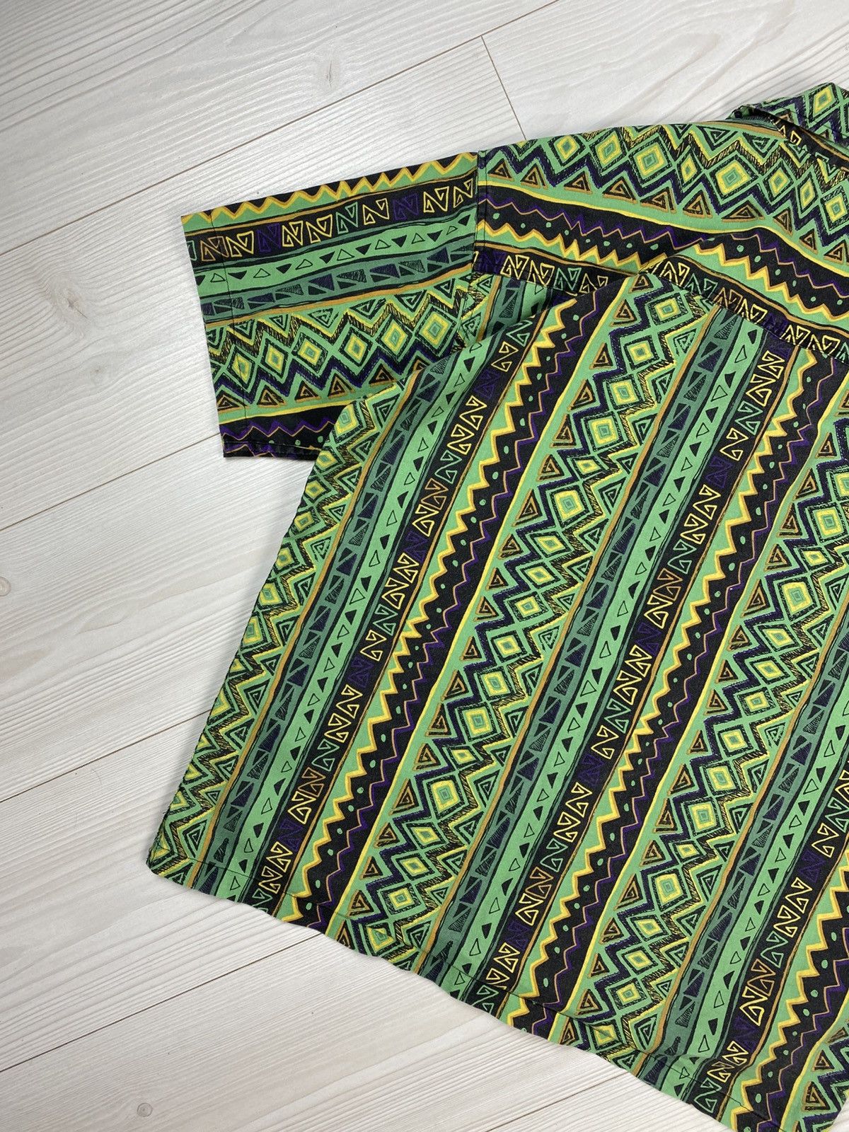 Urban Outfitters Short sleeve geometric shirt Urban Outfitters Hawaiian style Size US M / EU 48-50 / 2 - 10 Thumbnail