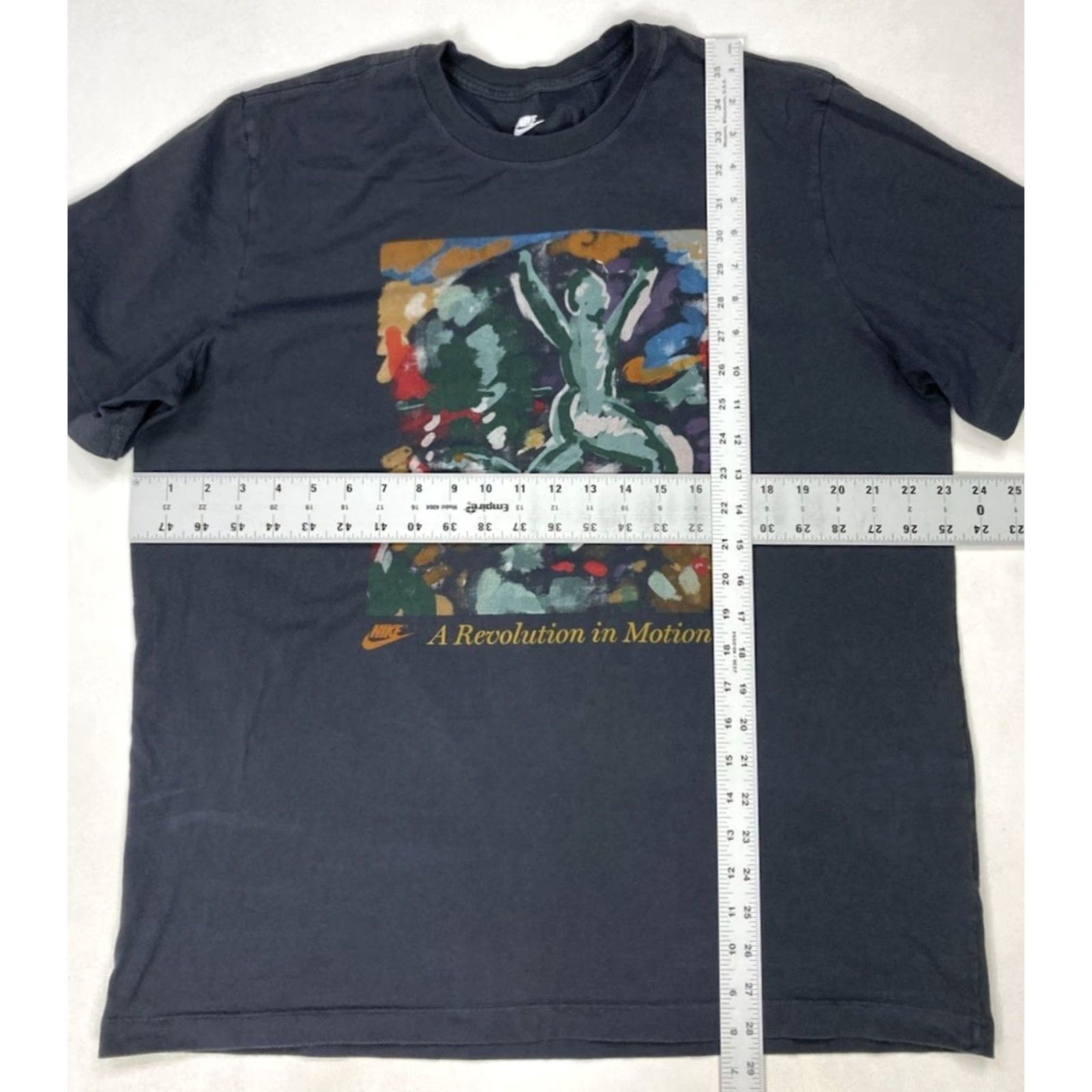 Nike Nike Graphic T-shirt Men XL Gray Short Sleeve Size US XL / EU 56 / 4 - 7 Thumbnail