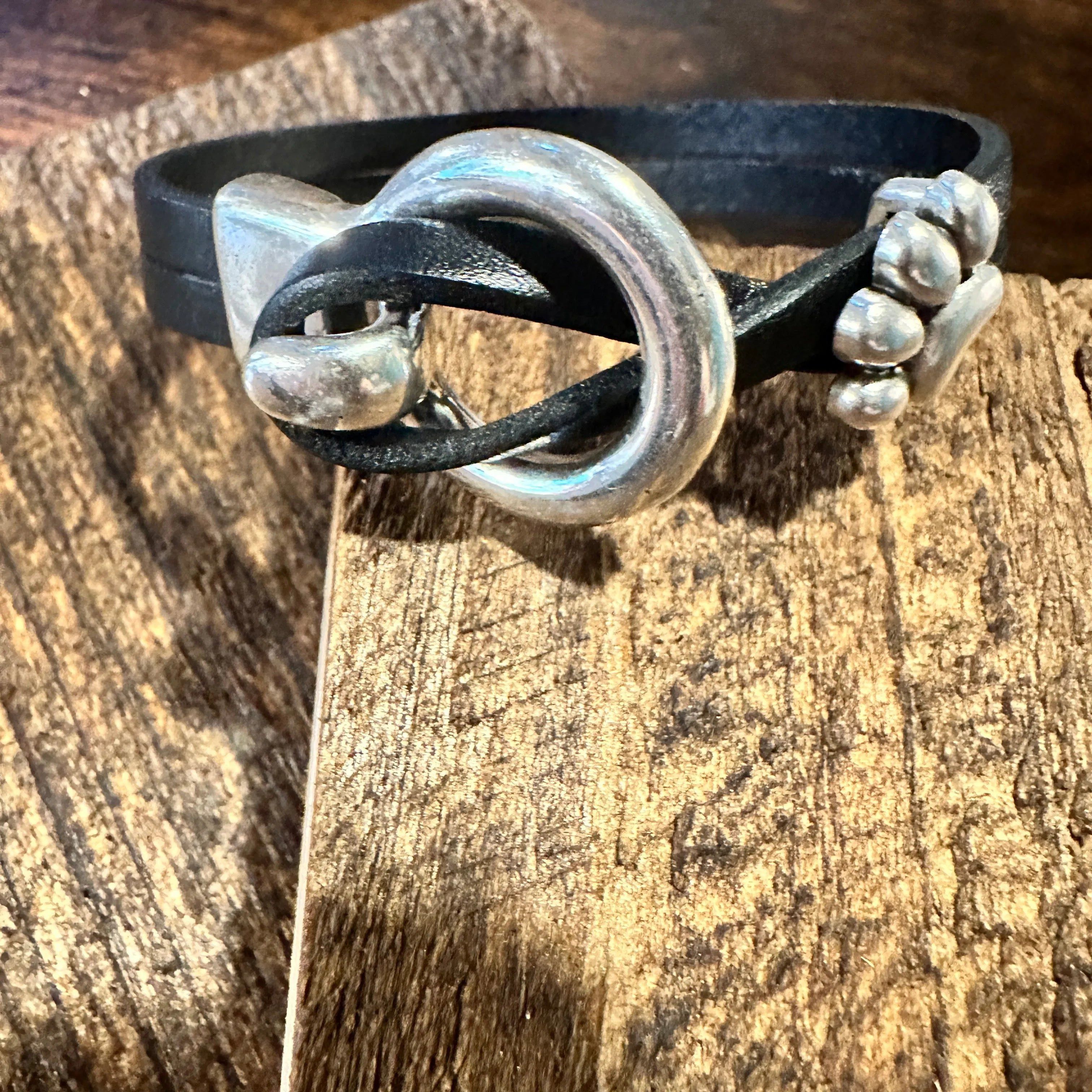Other Boho Hippie Black Leather Pet Paw Circle Buckle Cuff Bracele Size ONE SIZE - 4 Thumbnail