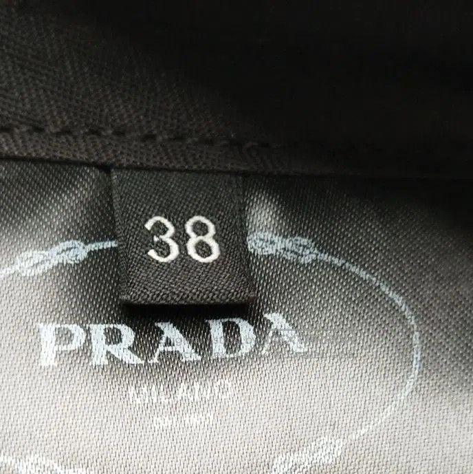 Prada Prada Wool Solid Trousers in Size 38 . Size 37" - 5 Thumbnail