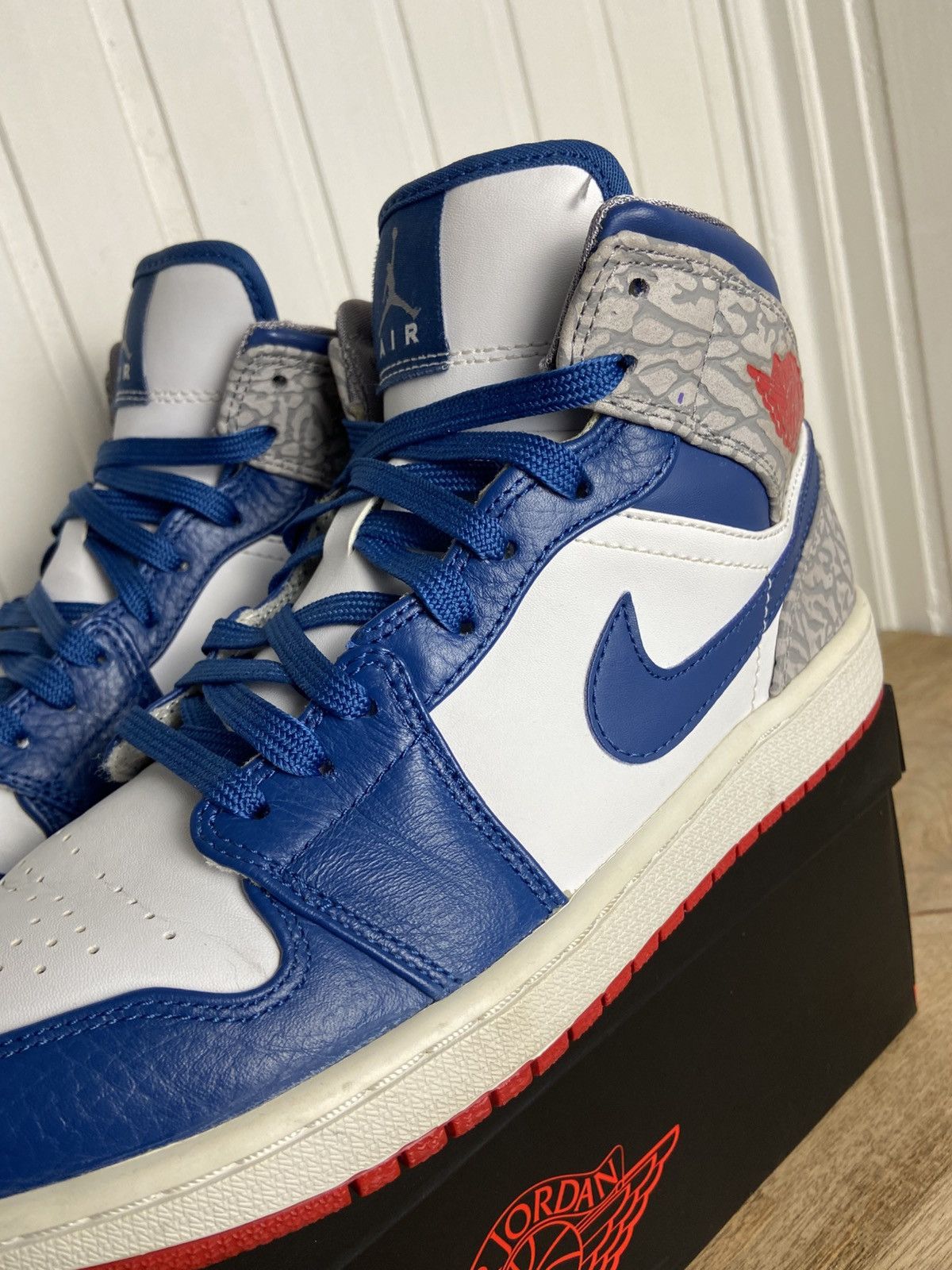 Jordan Brand Used Jordan 1 Retro Mid "True Blue" authentic size 8,5US Size US 8.5 / EU 41-42 - 12 Thumbnail
