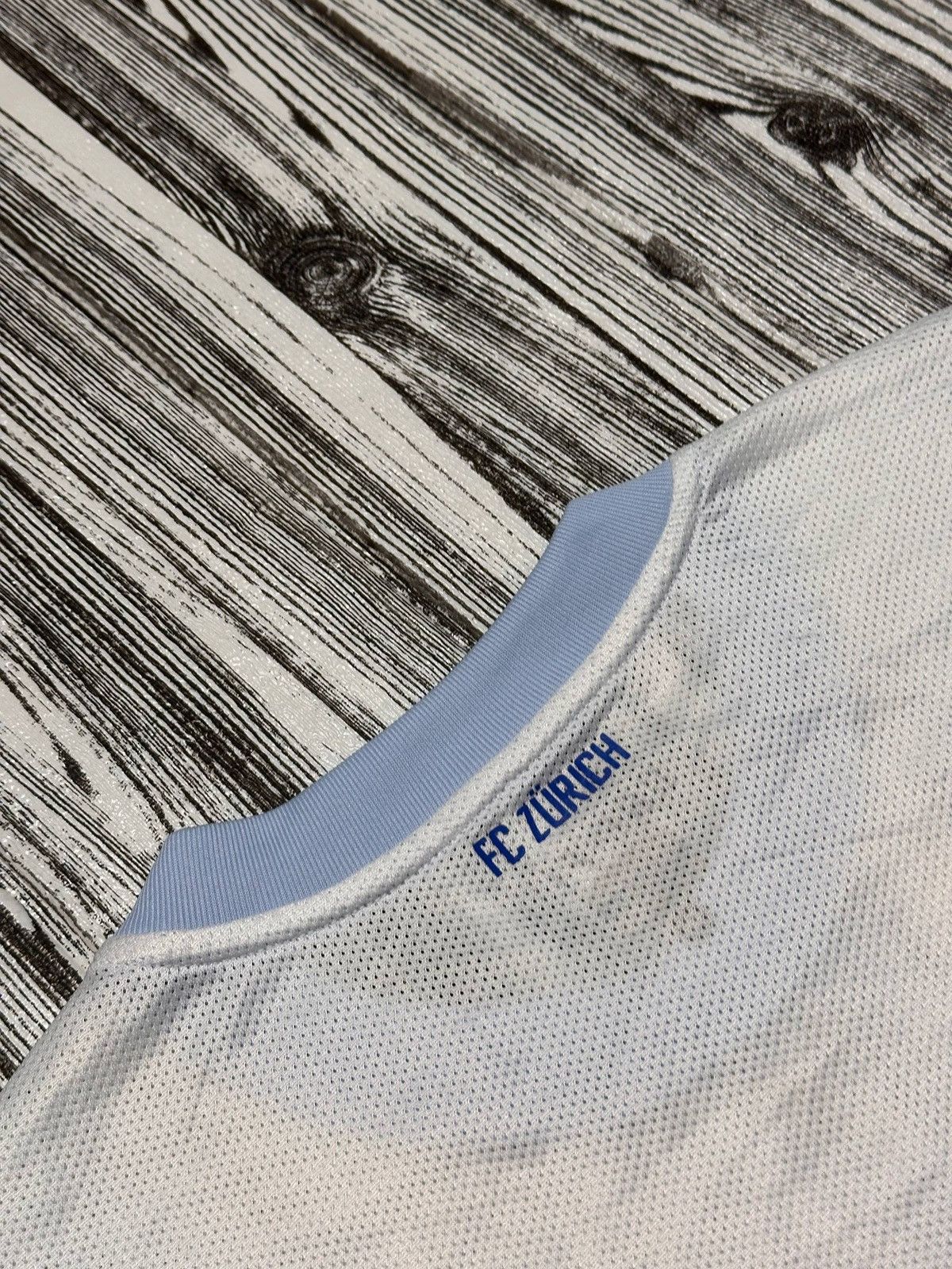 Nike Rare Nike FC Zurich Player Issue Training Top 2014-15 size M Size US M / EU 48-50 / 2 - 10 Thumbnail