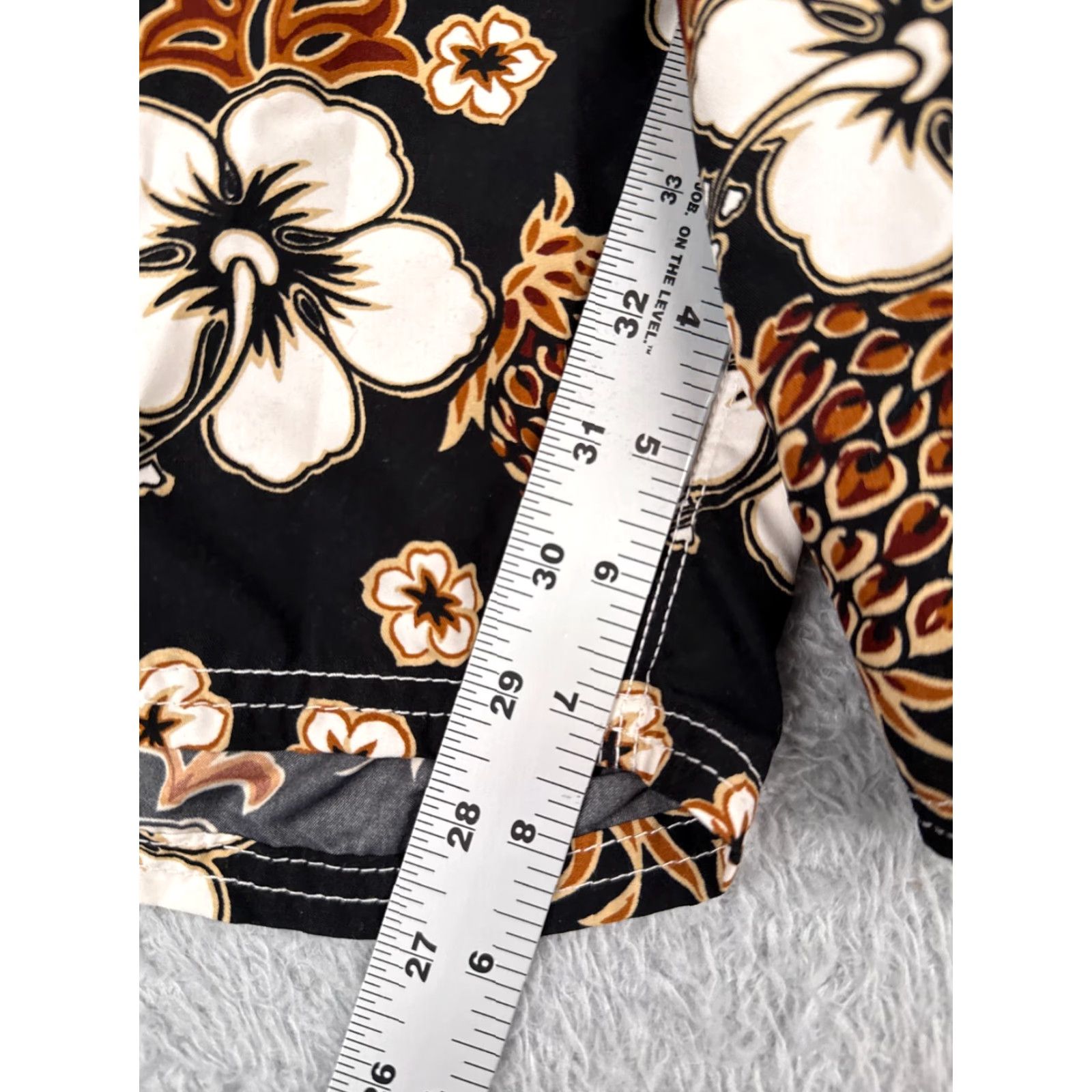 Swims VINTAGE Unbranded Board Shorts Mens 28 Black Beige Floral Hawaiian US Made Polyester Swim Surf Beach Drawstring Men Size US 28 / EU 44 - 7 Thumbnail