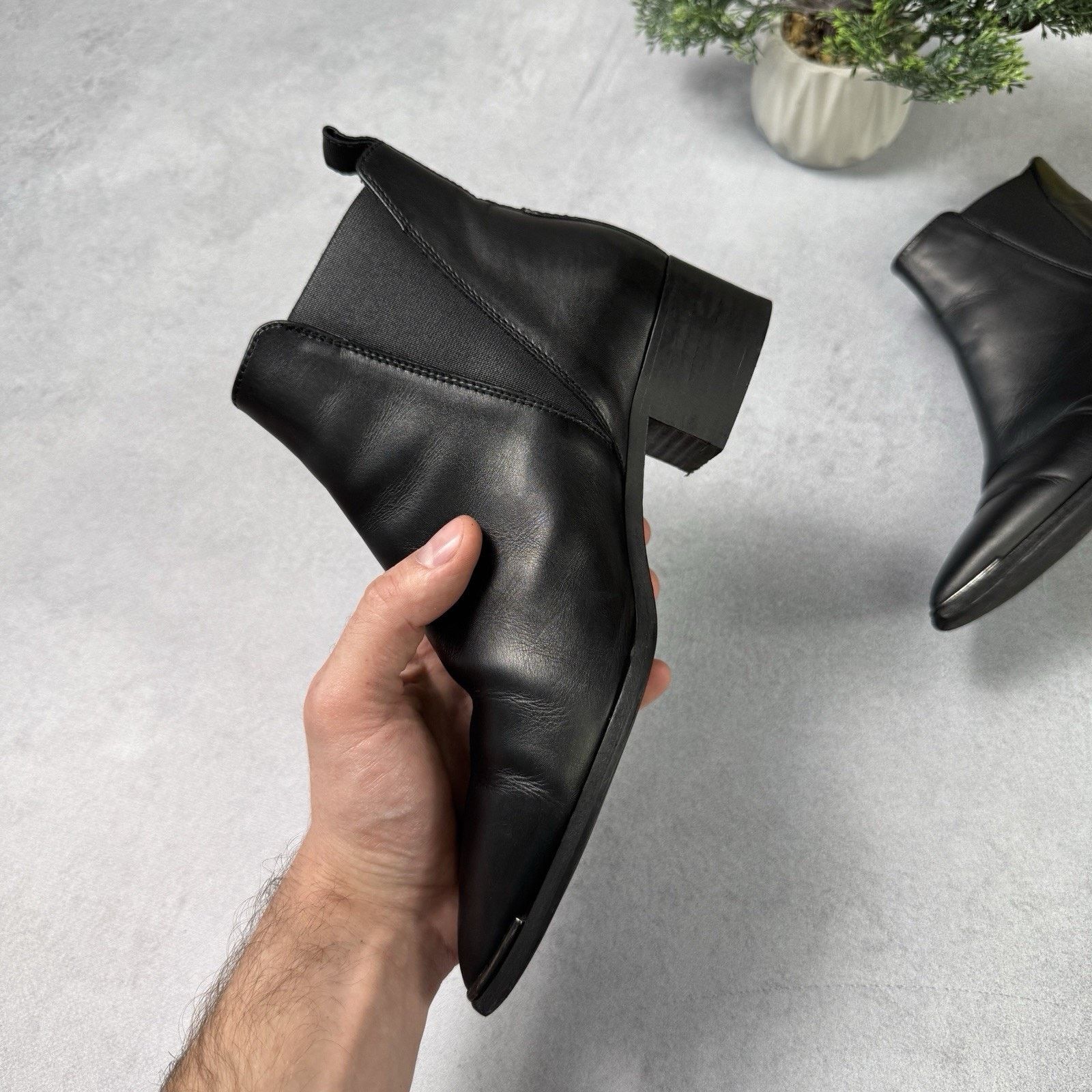 Acne Studios Acne Studios Ankle Boots Leather Chelsea Size 36 Black US 6 Size US 6 / IT 36 - 7 Thumbnail