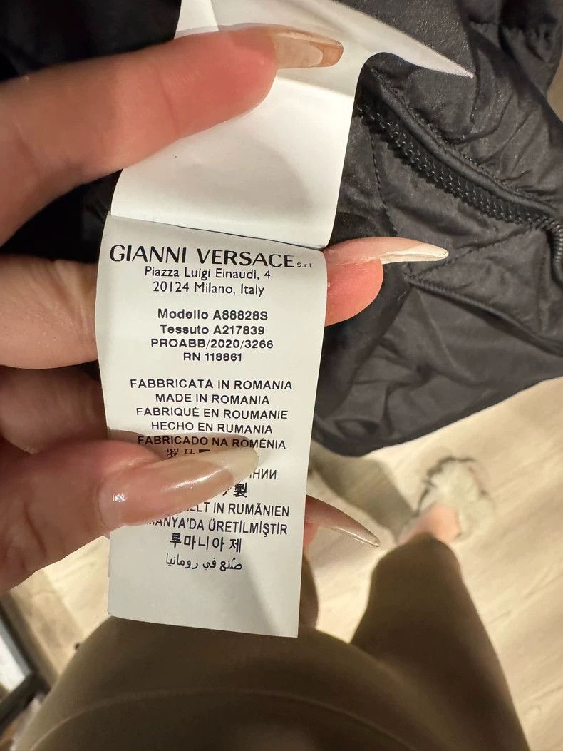 Versace Versace Goose down jacket with a hood Size M / US 6-8 / IT 42-44 - 7 Thumbnail