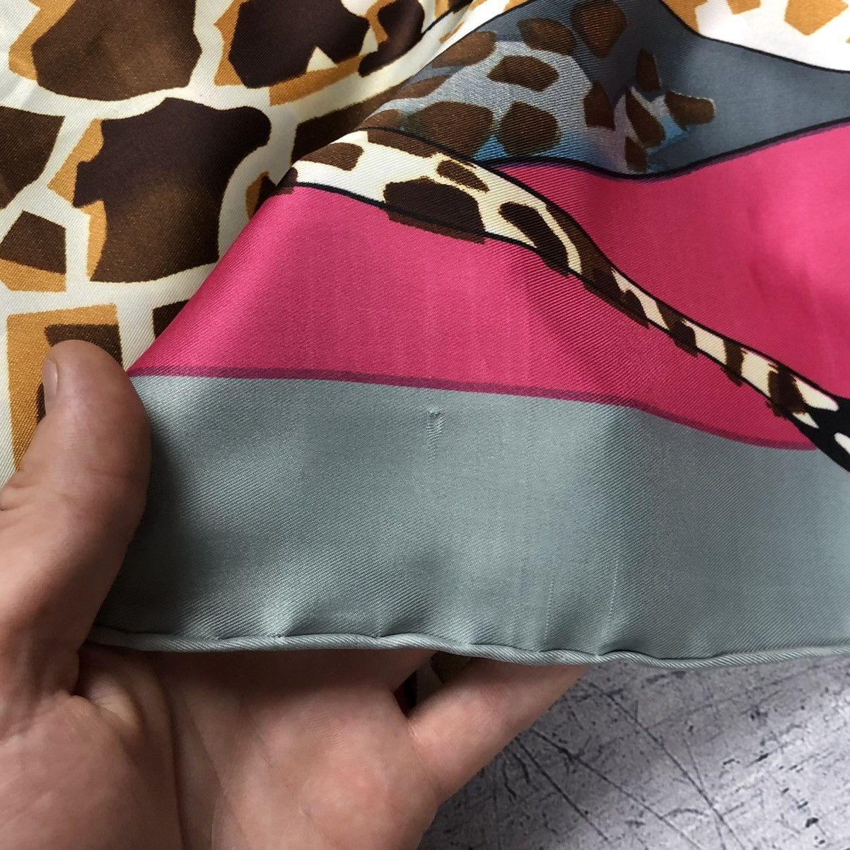 Hermes × Vintage Vintage 90s Hermes Paris Les Girafes Silk Designer Scarf y2k Size ONE SIZE - 13 Thumbnail