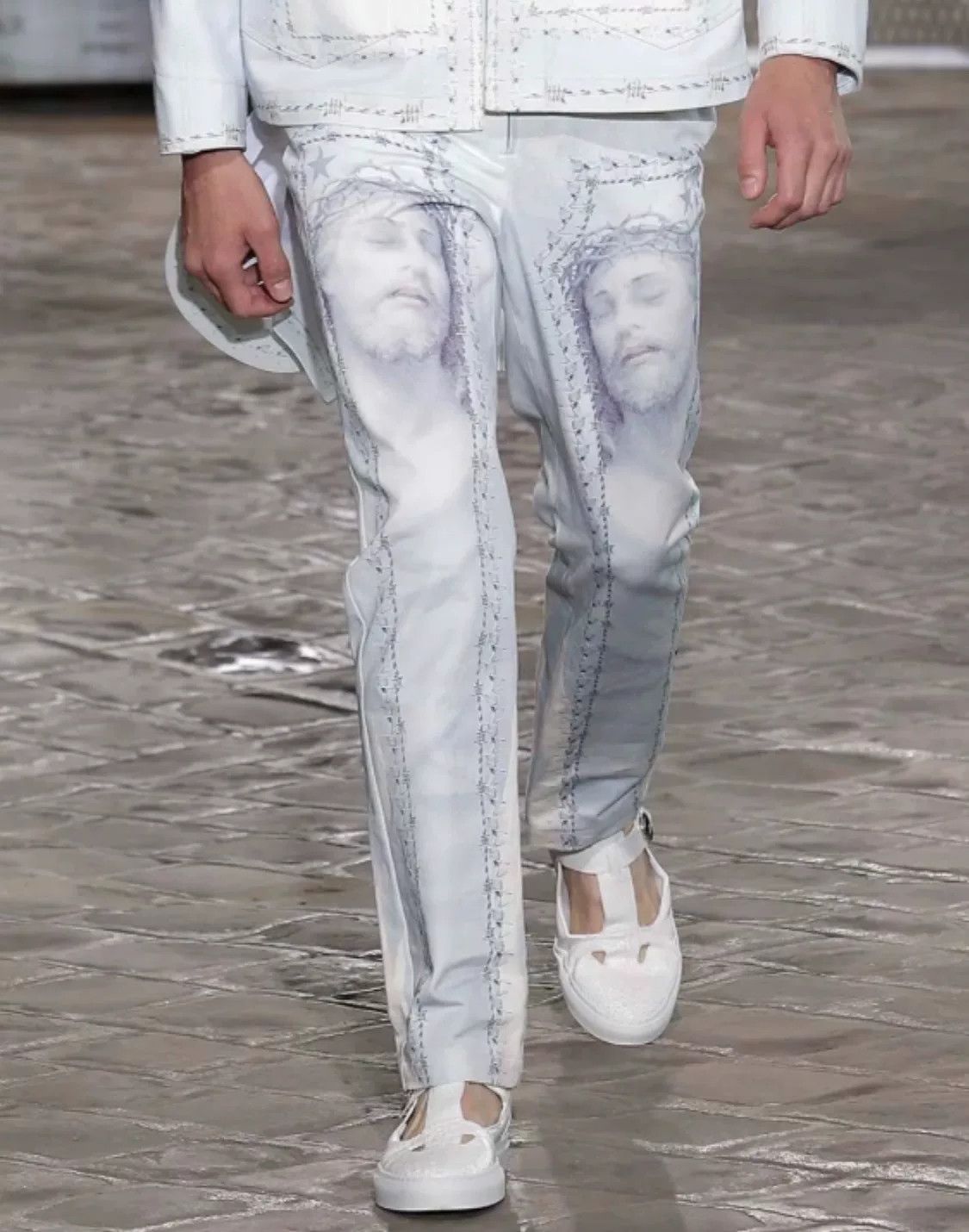 Givenchy Givenchy Jesus Icon Slim Jeans Size US 29 - 1 Thumbnail