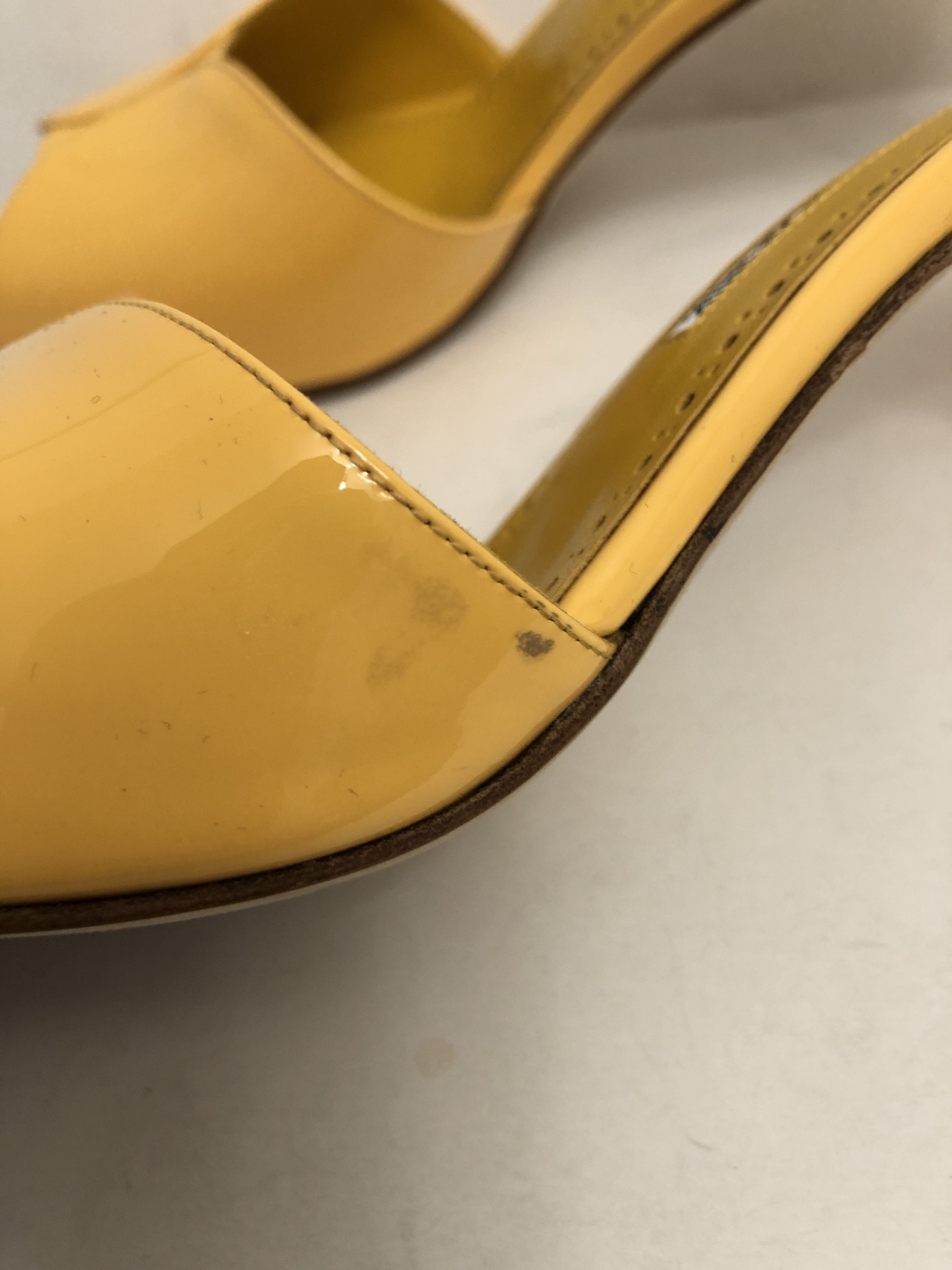 Manolo Blahnik Manolo Blahnik Houramu Patent Leather Mules Size 39 Yellow Size US 8 / IT 38 - 14 Thumbnail