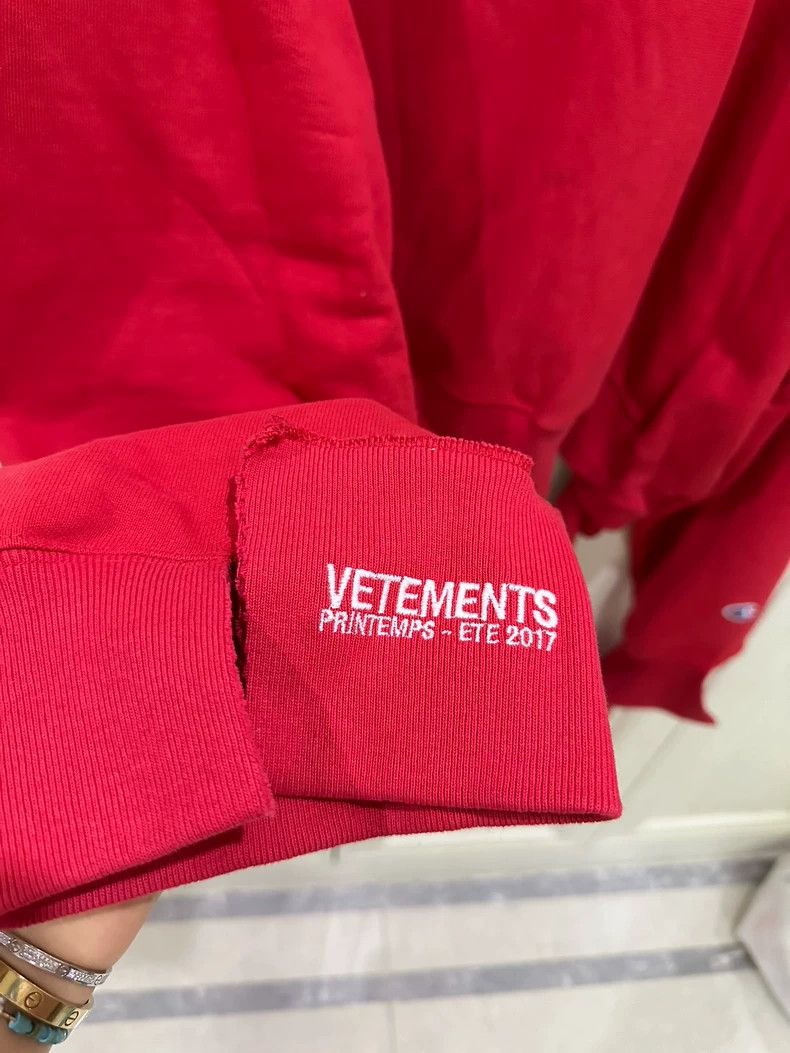 Vetements Vetements Henry Lau's Version of Asymmetrical Ripped Sweat Size US M / EU 48-50 / 2 - 3 Thumbnail
