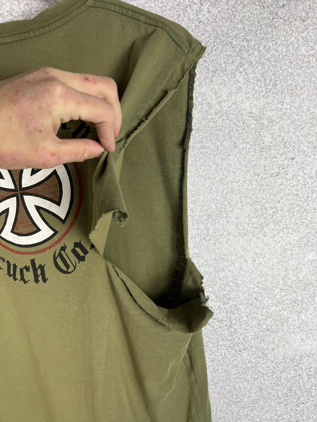 Independent Truck Co. Vintage Independent Truck Ko Big Logo Trashed Tee Sun Faded Size US M / EU 48-50 / 2 - 10 Thumbnail