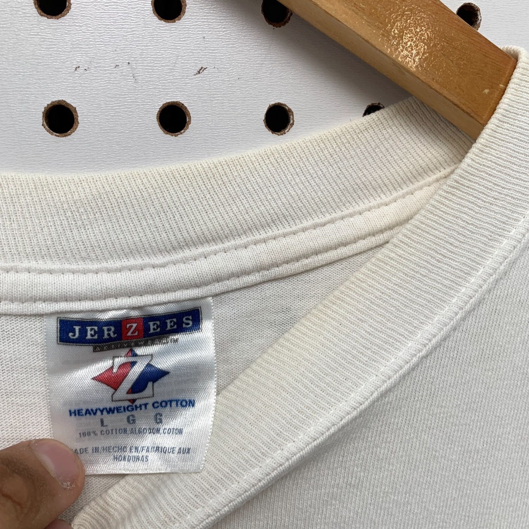 Jerzees VTG Maui Hawaiian Island Brand Shirt Adult Large White Surf Board Graphic Men L Graphic Print 80s 90s Surf Mens Size US L / EU 52-54 / 3 - 7 Thumbnail