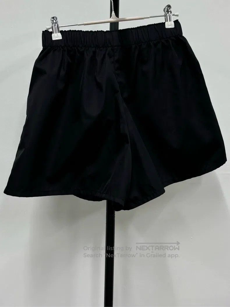 Prada Prada Metallic triangle logo shorts| Size 25" / US 0 / IT 36 - 2 Thumbnail