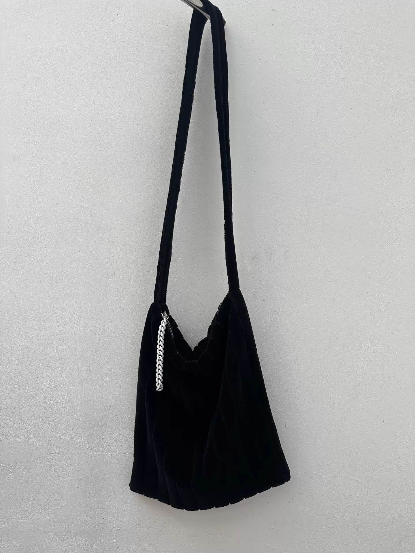 Raf Simons Raf Simons Chain Velvet Tote Bag Size ONE SIZE - 1 Thumbnail