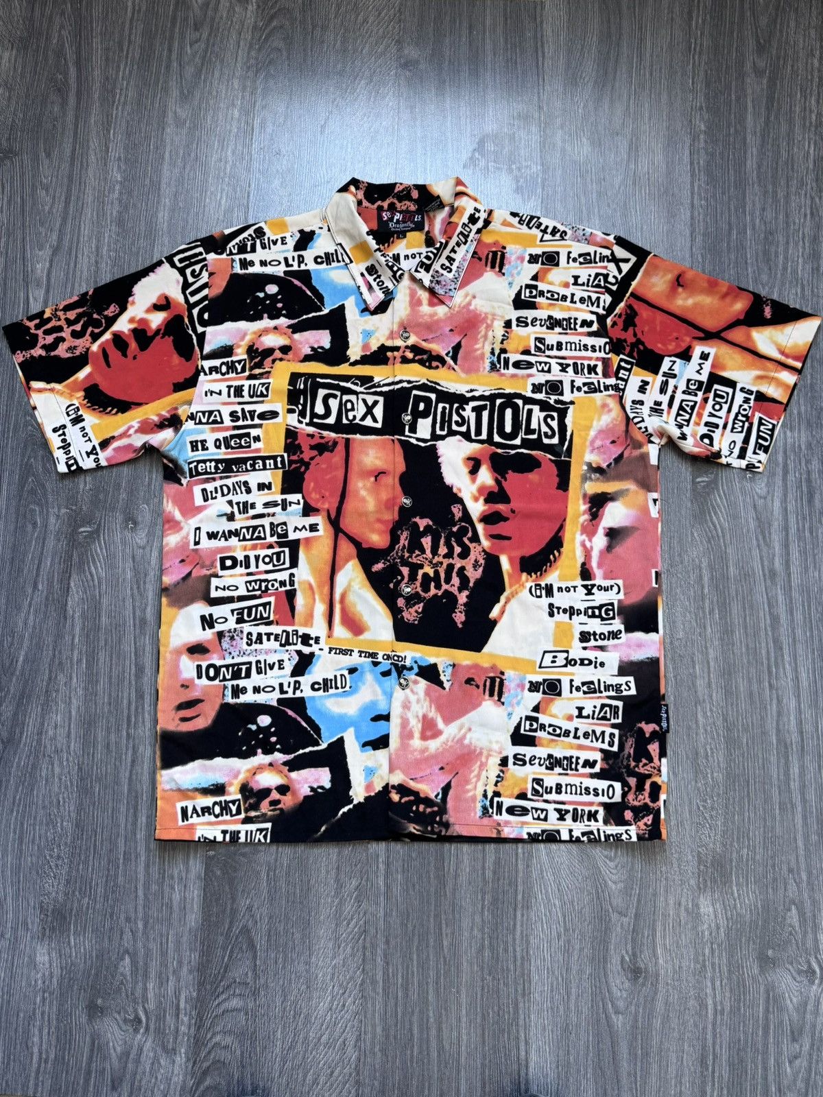 Band Tees 90s Vintage Dragonfly Sex Pistols Band tee Size US L / EU 52-54 / 3 - 1 Thumbnail