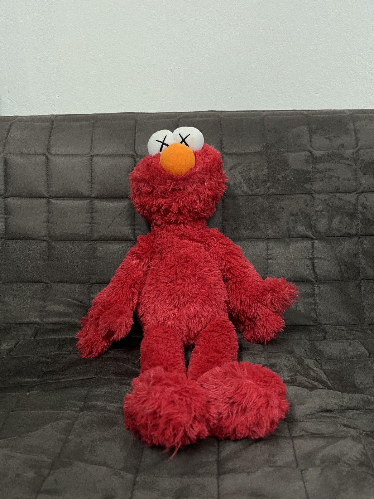 Kaws × Uniqlo Kaws Sesame Street Uniqlo Elmo Plush Toy Size ONE SIZE - 3 Thumbnail