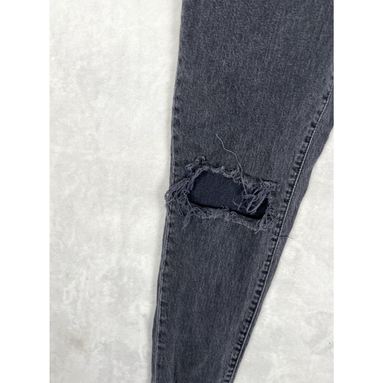 Lucky Brand Lucky Brand High Rise Mom Drew Jeans Womens 2/26 Charcoal Gray Distressed Denim Jeans Women Size 26" / US 2 / IT 38 - 3 Thumbnail
