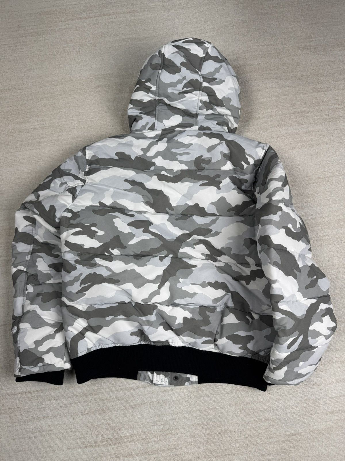 Tommy Hilfiger Snow camo puffer Size US M / EU 48-50 / 2 - 10 Thumbnail