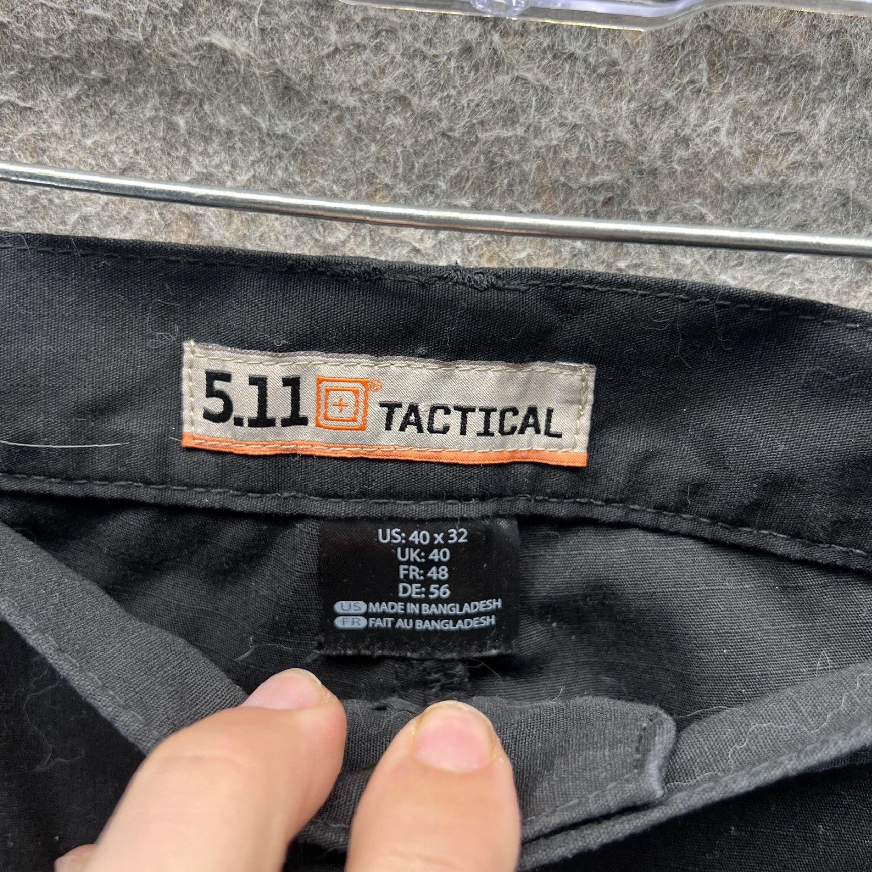 Vintage 5.11 Tactical Cargo Pants Mens 40x32 Black Elastic Workwear Pockets Slim Straight Leg Hat? (Note: This line seems off) Size US 40 / EU 56 - 2 Thumbnail