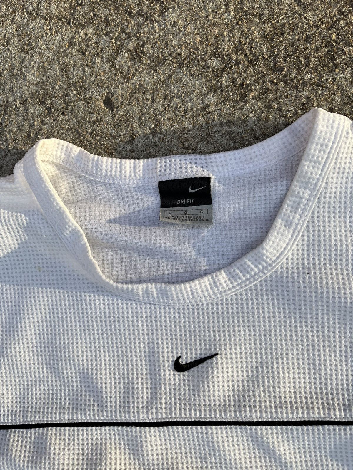 Nike Vintage Nike center swoosh t shirt Size US L / EU 52-54 / 3 - 2 Thumbnail