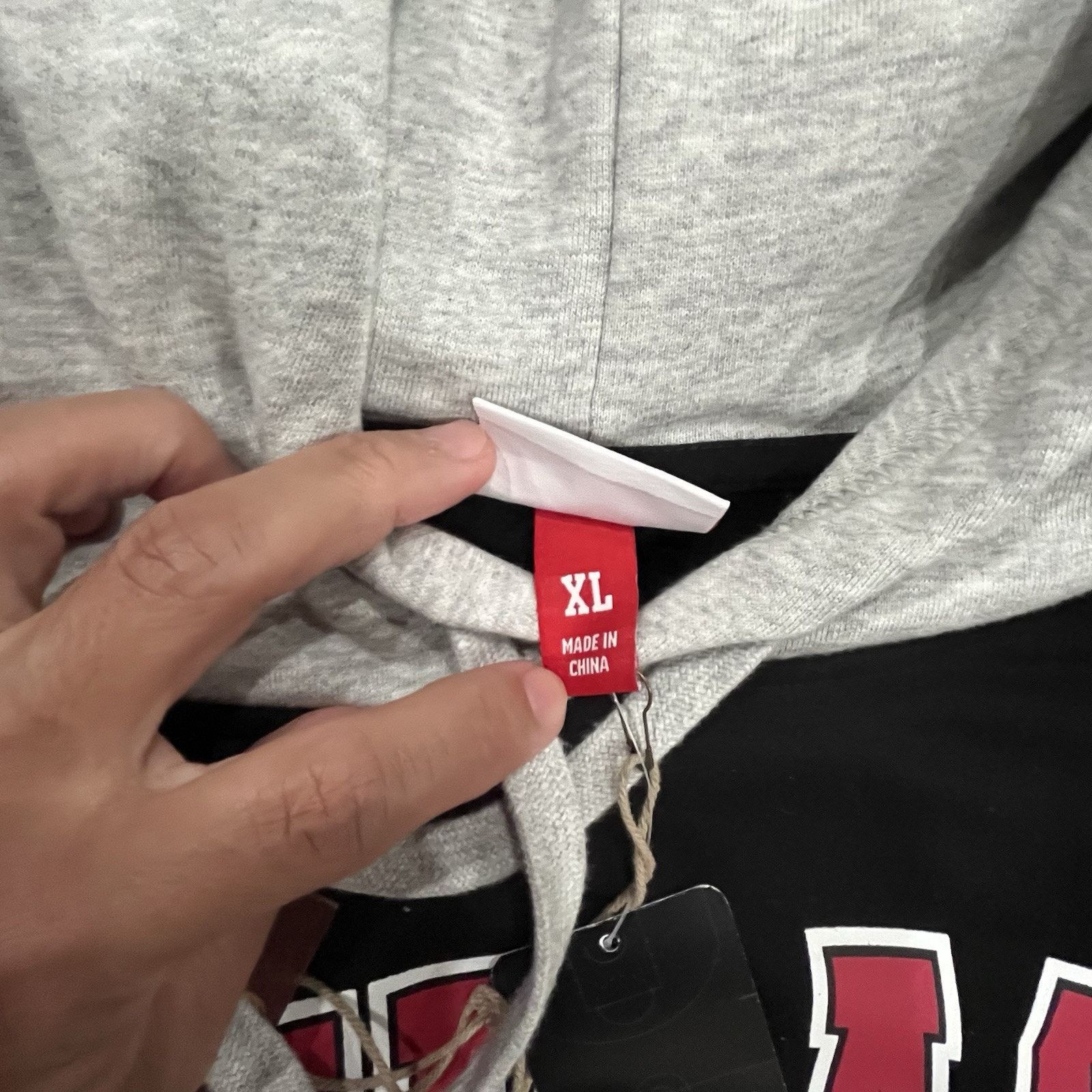 Mitchell & Ness MITCHELL & NESS NBA CHICAGO BULLS FINALS SWEATSHIRT SIZE XL Size US XL / EU 56 / 4 - 10 Thumbnail