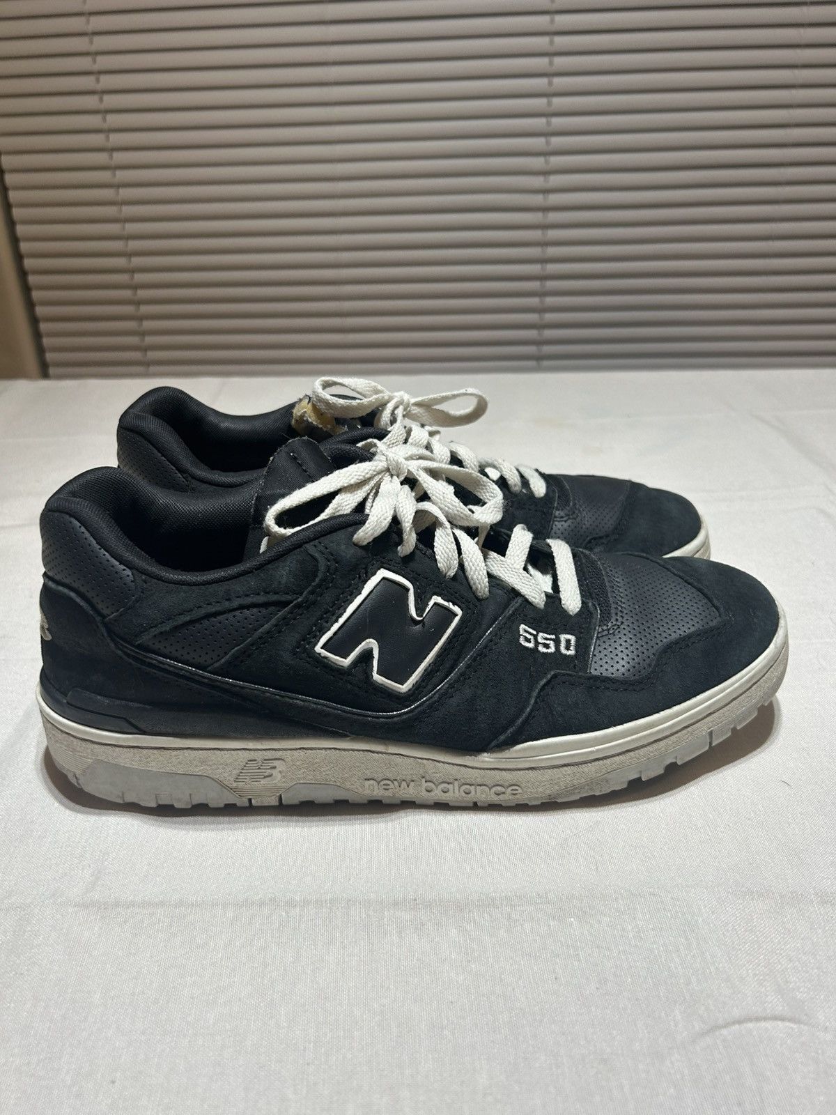 New Balance Black/White New Balance 550’s Size US 9.5 / EU 42-43 - 2 Thumbnail