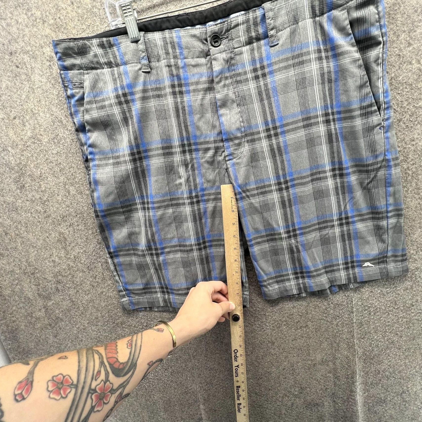 Tommy Bahama Tommy Bahama Shorts Mens 38 Gray Plaid Chino Flat Front 11 Inseam Casual Summer Size US 38 / EU 54 - 5 Thumbnail