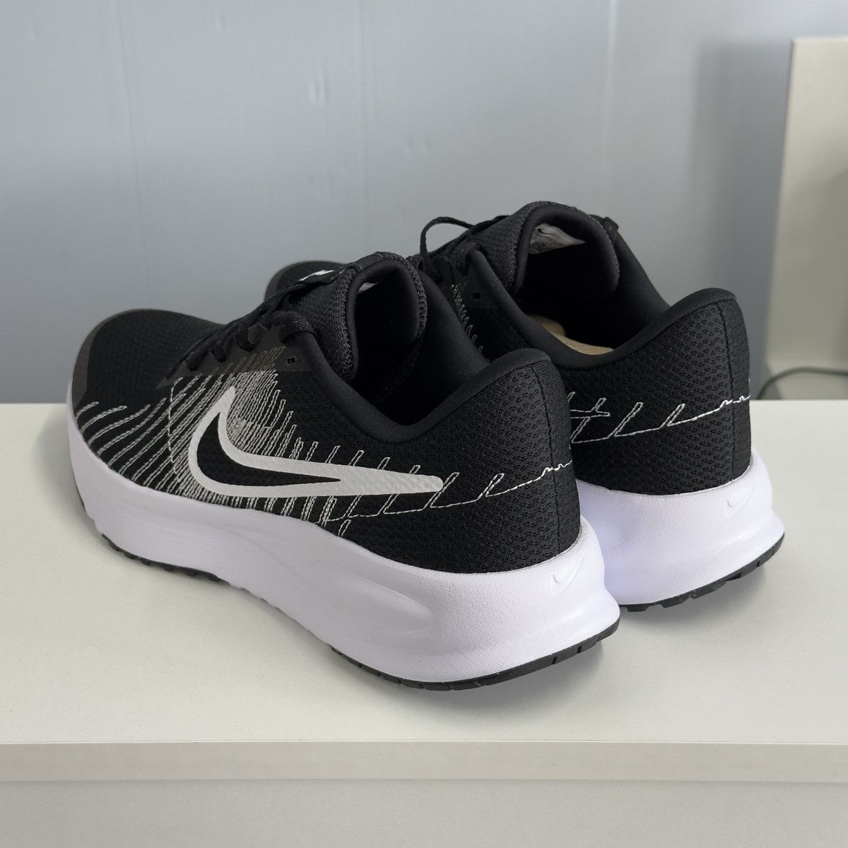 Nike Original Nike Run Defy sneakers HM9594-004 | US 10 / EU 44 Size US 10 / EU 43 - 3 Thumbnail