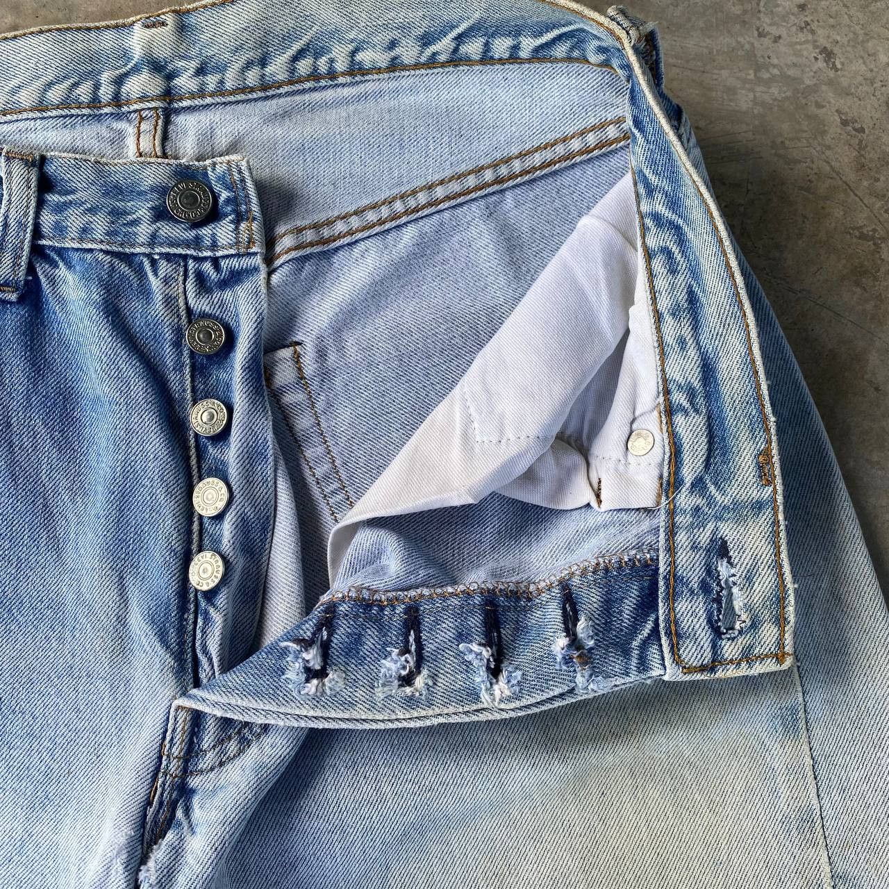 Levi's Vintage Clothing VINTAGE 60s LEVI'S 501 REDLINE SINGLE DIGIT "6" BUTTON Size US 29 - 13 Thumbnail
